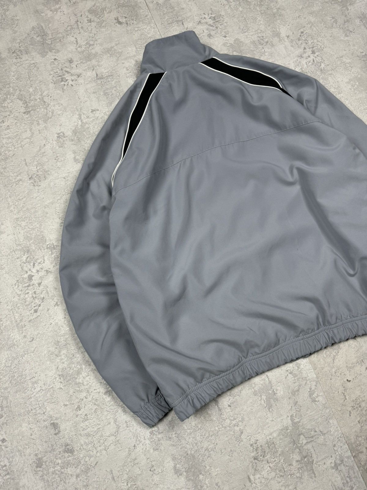 Nike Vintage Nike Y2K Track Jacket Size L Size US L / EU 52-54 / 3 - 7 Thumbnail