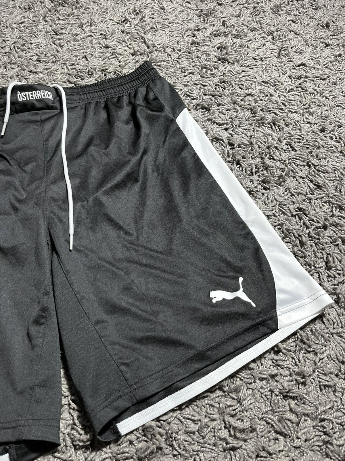 Puma PUMA AUSTRIA SOCCER AWAY TRIKOT FOOTBALL SHORTS Size US 36 / EU 52 - 3 Thumbnail