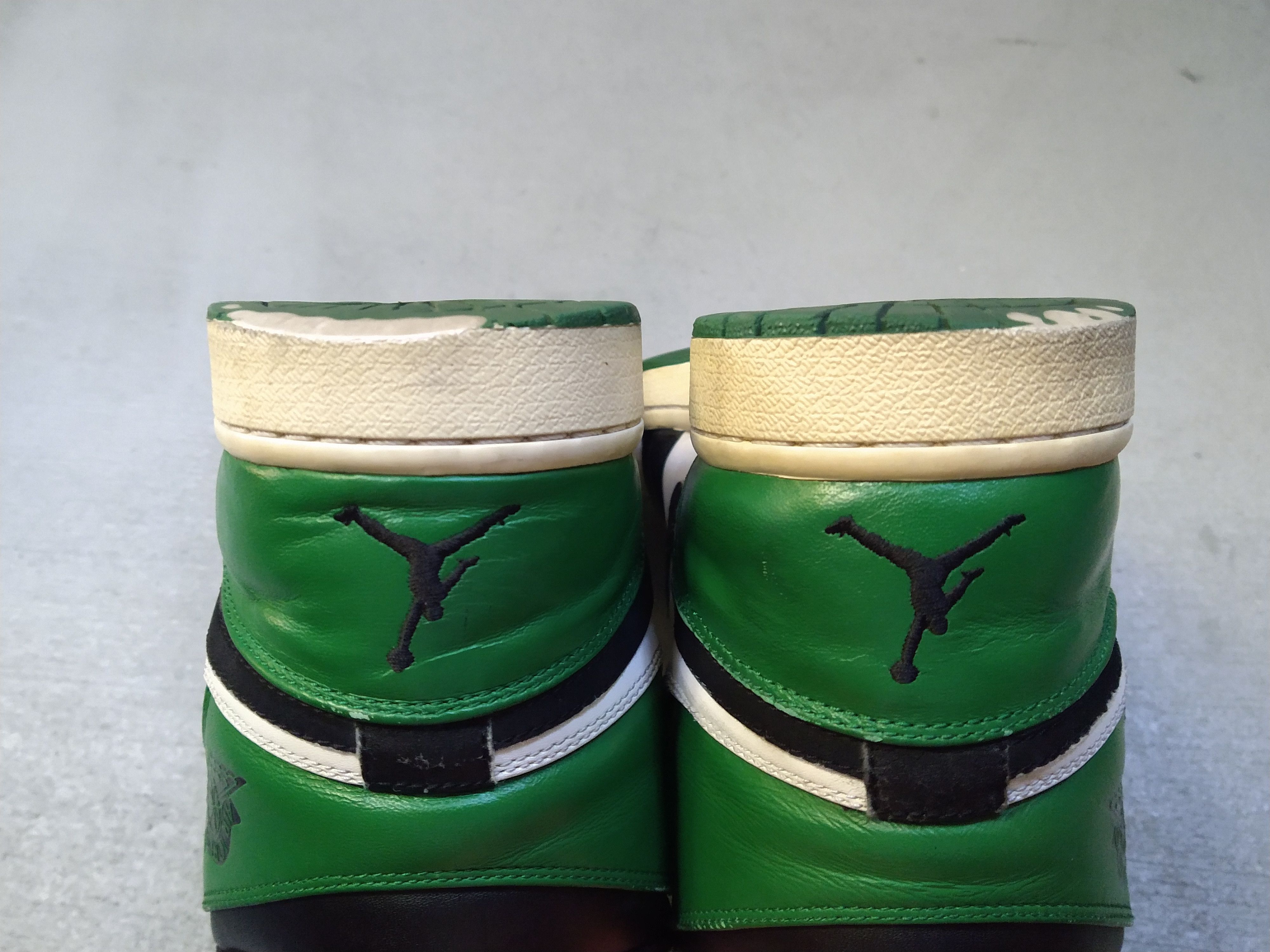Jordan Brand Nike Air Jordan 1 Retro High Boston Celtics 10 332550-101 Size US 10 / EU 43 - 14 Thumbnail