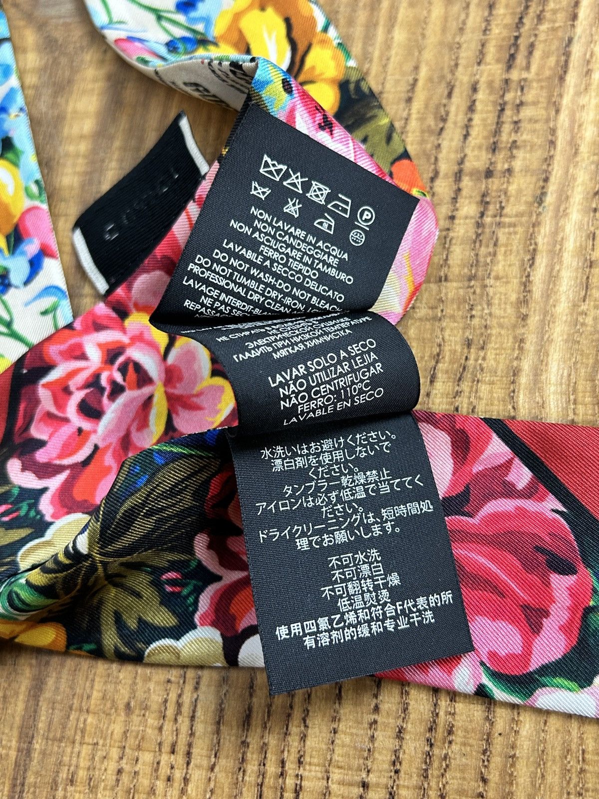 Gucci Gucci Silk Scarf Neck Bow Floral Flowers SS18 Limited Size ONE SIZE - 11 Thumbnail