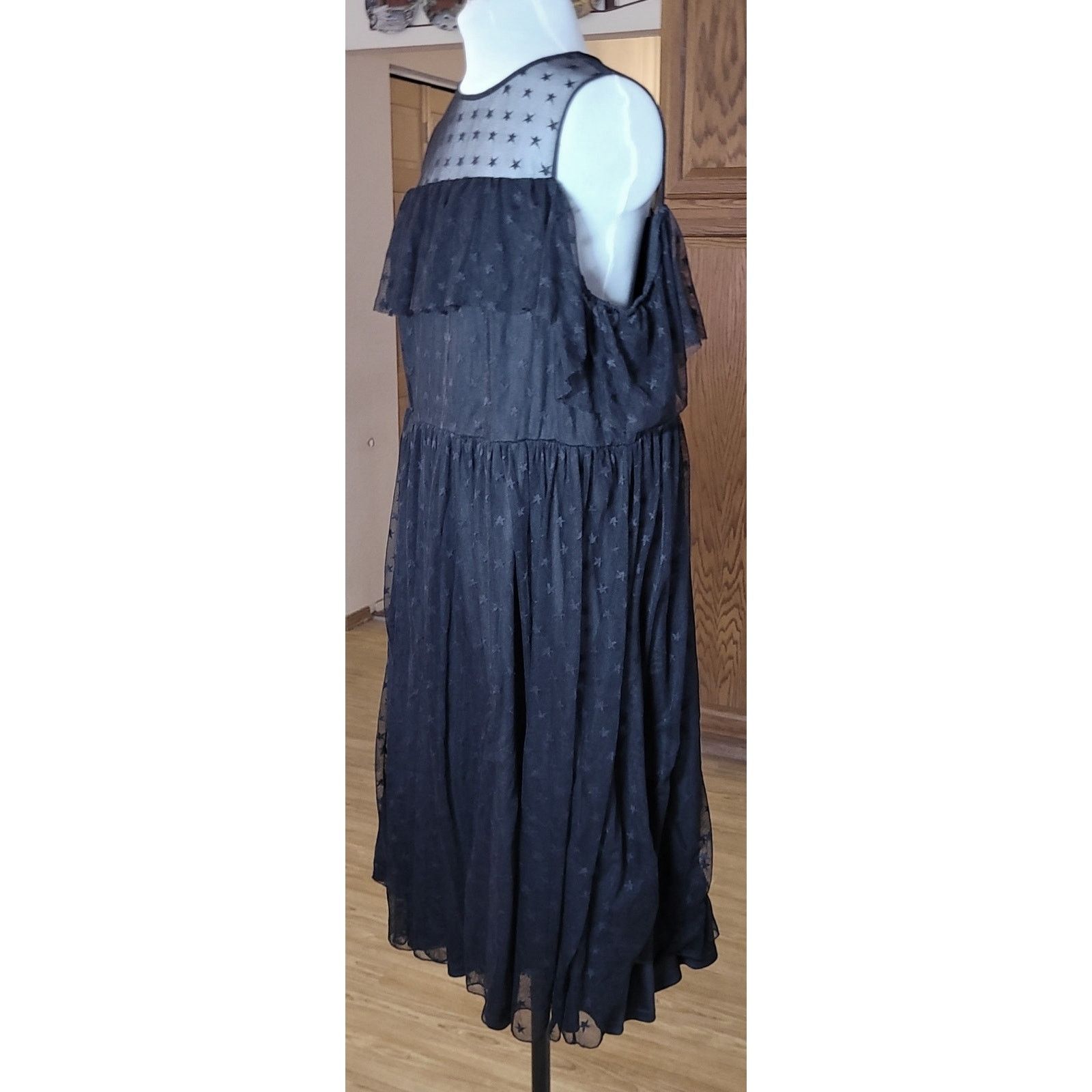 Other Torrid Plus Women's 3X Dress Black Lace Cold Shoulder Star Size 3XL / US 20-22 - 2 Thumbnail