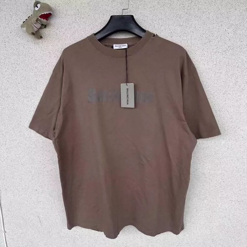 Balenciaga Balenciaga Khaki Worn Big Hole Short Sleeve Size US S / EU 44-46 / 1 - 1 Thumbnail