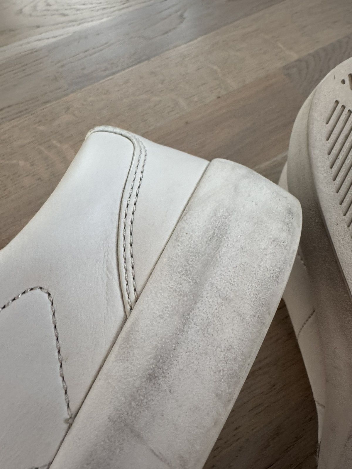 Dior DIOR Sneakers study photos for condition size and measuremen Size US 7 / EU 40 - 6 Thumbnail