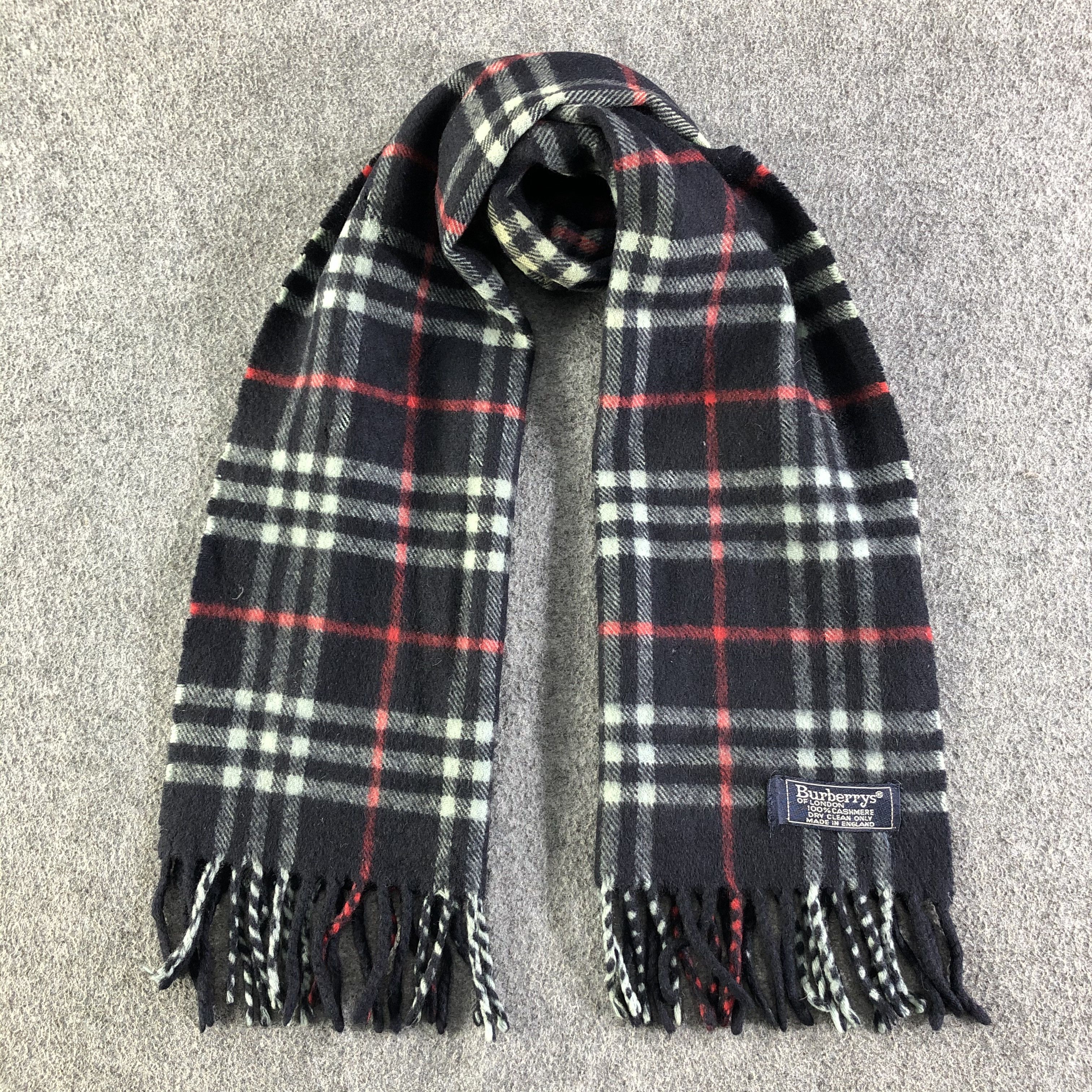 Burberrys Cashmere Scarf / Muffler / Neckwear P298