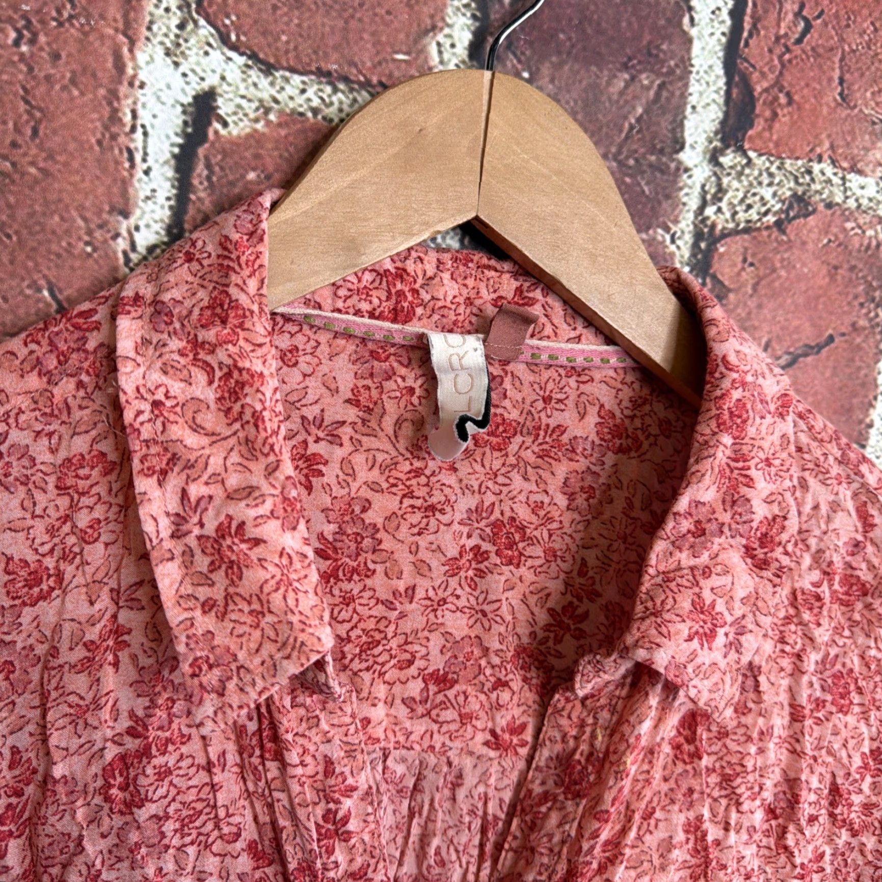 Vintage Pilcro Anthropologie Shirt Womens Large Red Floral Button Up Boho Artsy Shirt Size L / US 10 / IT 46 - 2 Thumbnail