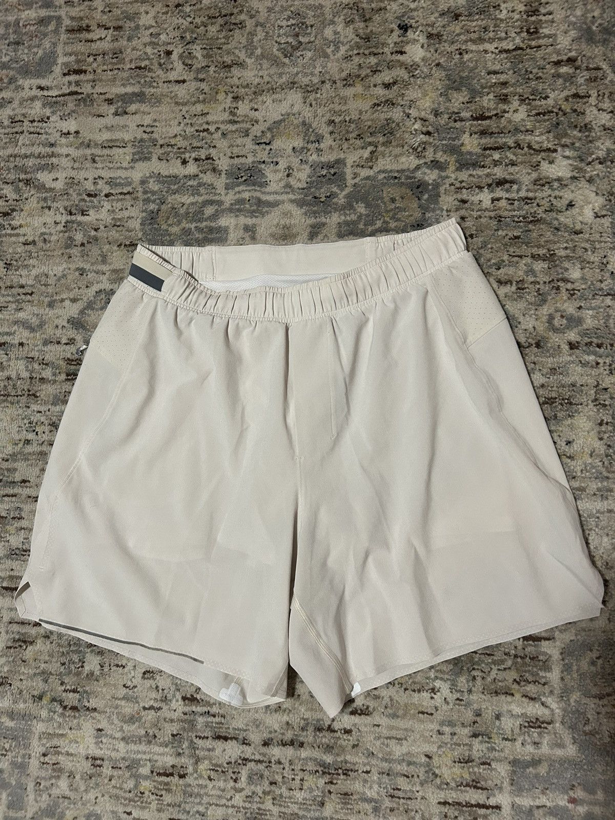 Lululemon Lululemon 5 inch seam shorts Size US 32 / EU 48 - 2 Thumbnail