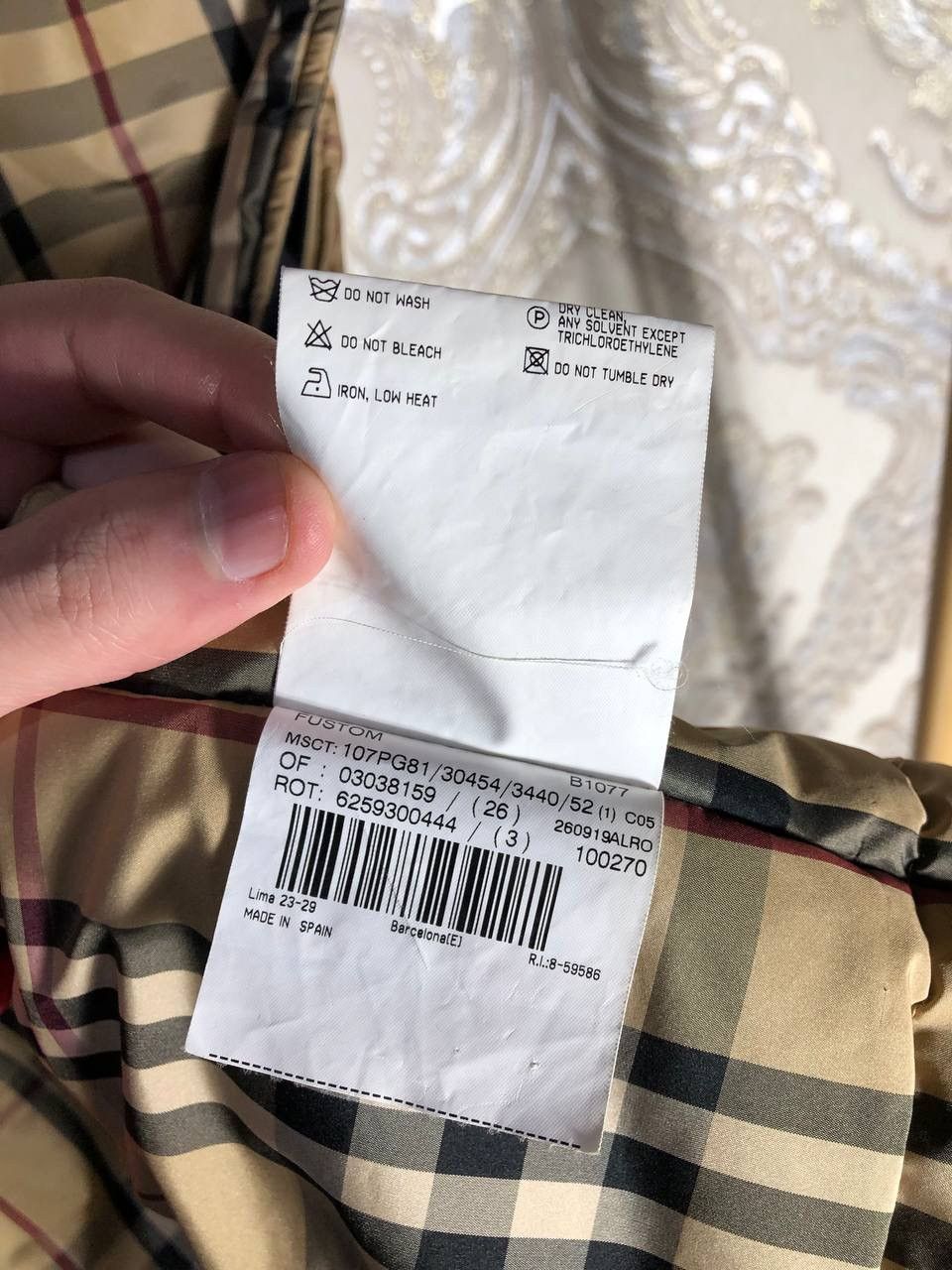 Burberry VINTAGE BURBERRY LONDON ENGLAND NYLON DESIGNER VESTS Y2K 90s Size US M / EU 48-50 / 2 - 12 Thumbnail