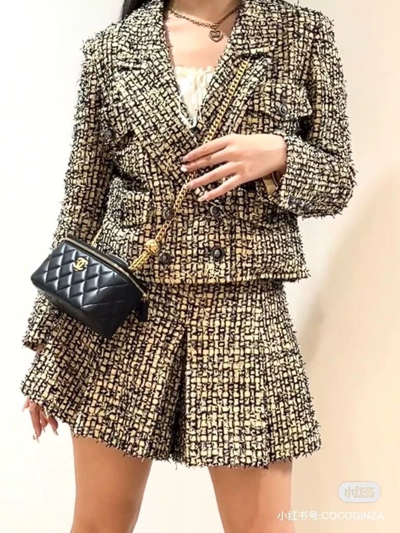 Chanel Chanel 22p yellow and black braided shorts Size 24" / US 00 / IT 34 - 6 Thumbnail
