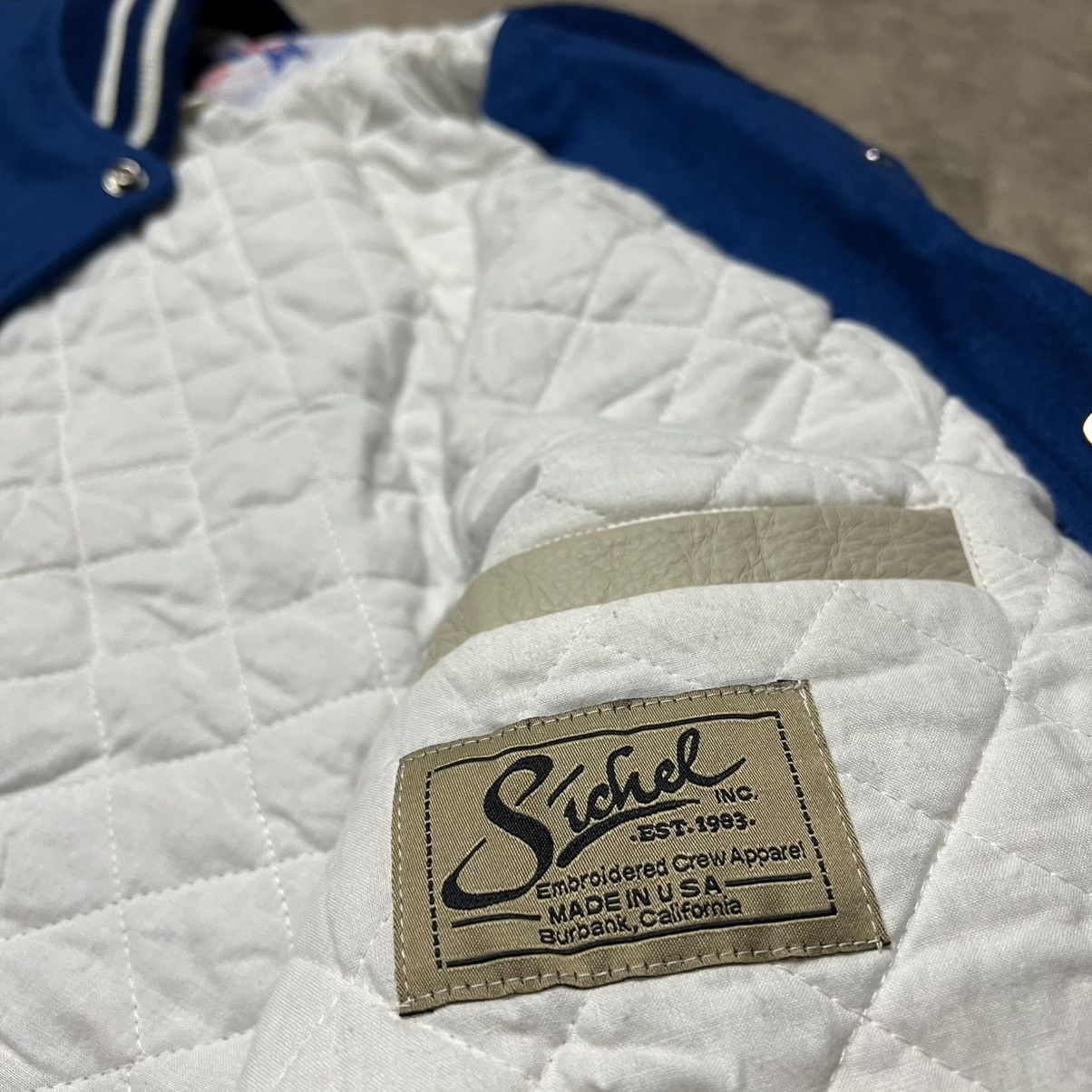 Vintage Vintage 90’s In N Out Burger 🇺🇸 Embroidered Varsity Jacket Size US XXL / EU 58 / 5 - 13 Thumbnail