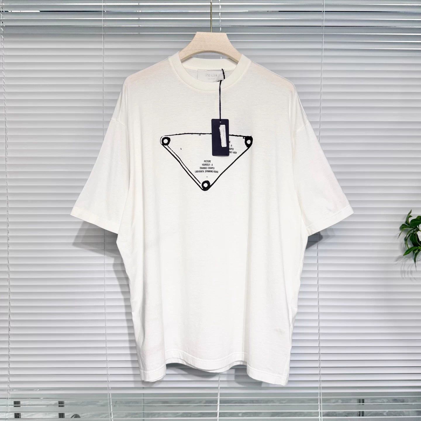 Prada Prada White Oversized T-shirt Triangle Logo Print S Size US S / EU 44-46 / 1 - 1 Thumbnail