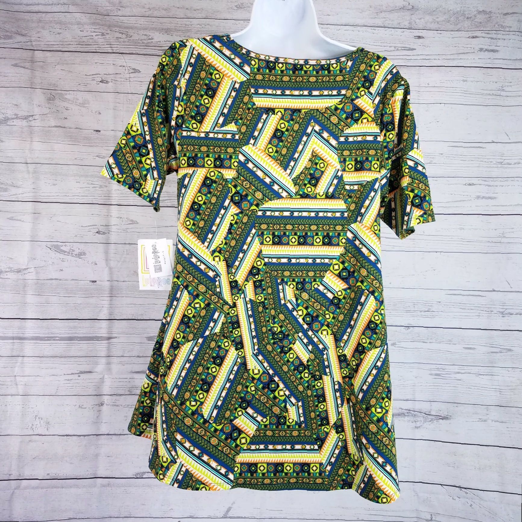 Vintage LuLaRoe Womens Perfect T Sz Small Green Blue Short Sleeve Shirt Womens Slim Fit T-Shirt 96% polyester 4% spandex Size 28" / US 6 / IT 42 - 3 Thumbnail