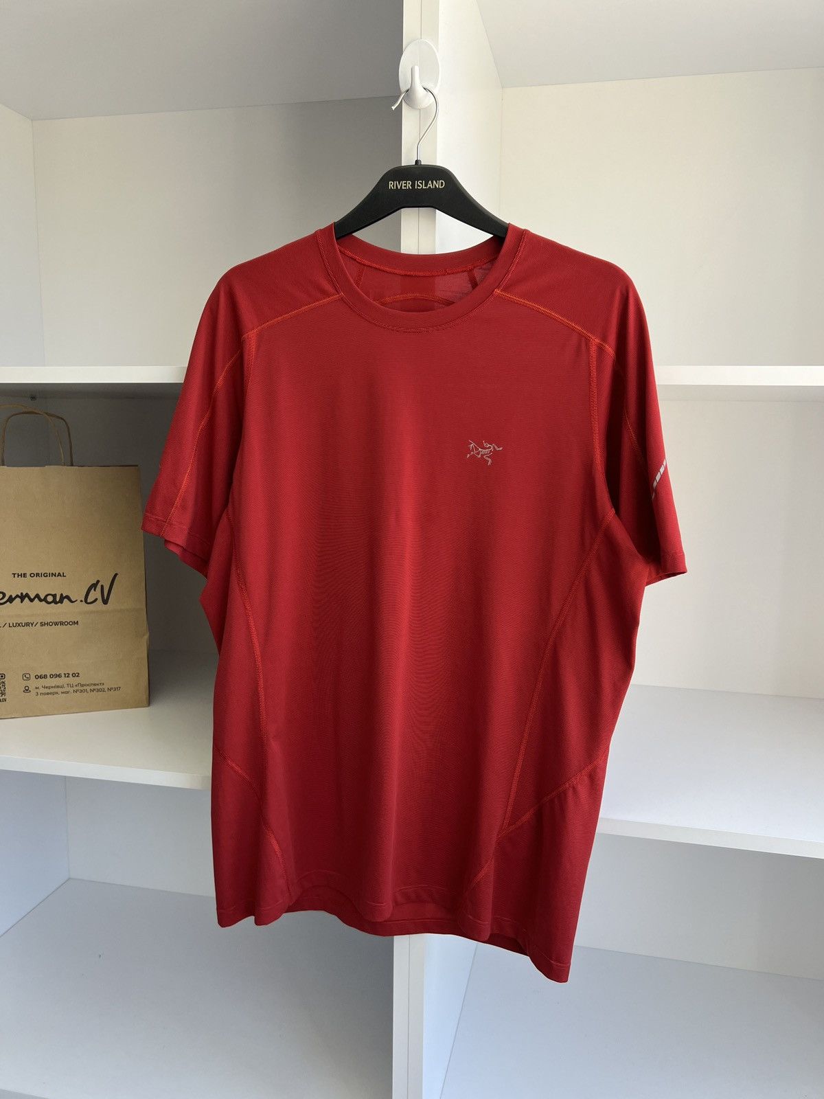 Arc'teryx × Vintage Vintage Arc’teryx red T-shirt Size US L / EU 52-54 / 3 - 3 Thumbnail