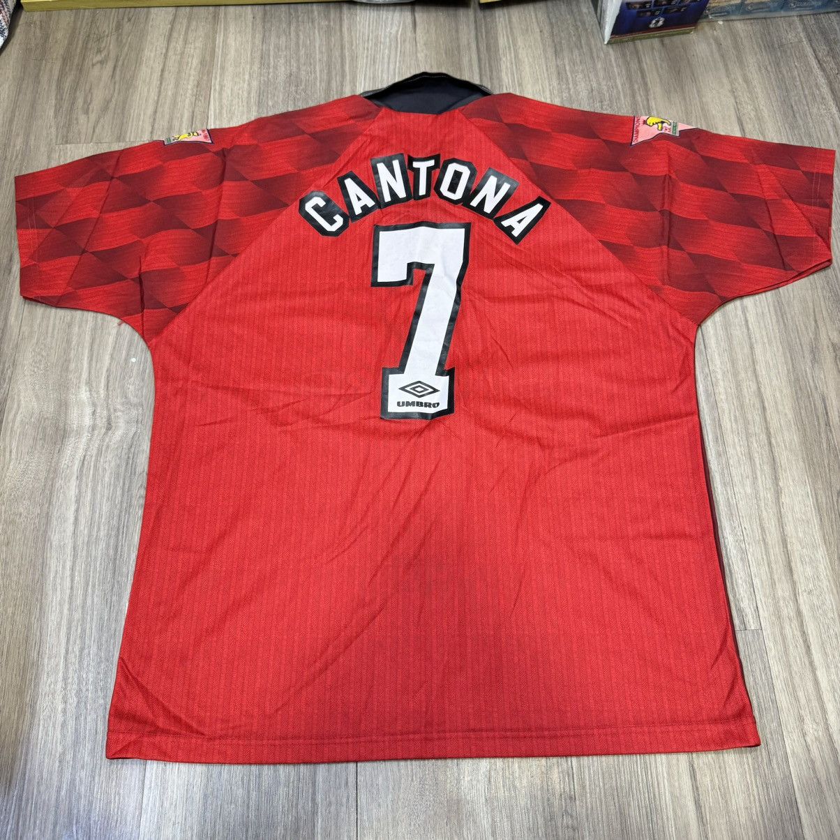 Umbro × Vintage Manchester United 97/98 home shirt #7 Cantona Size US L / EU 52-54 / 3 - 2 Thumbnail