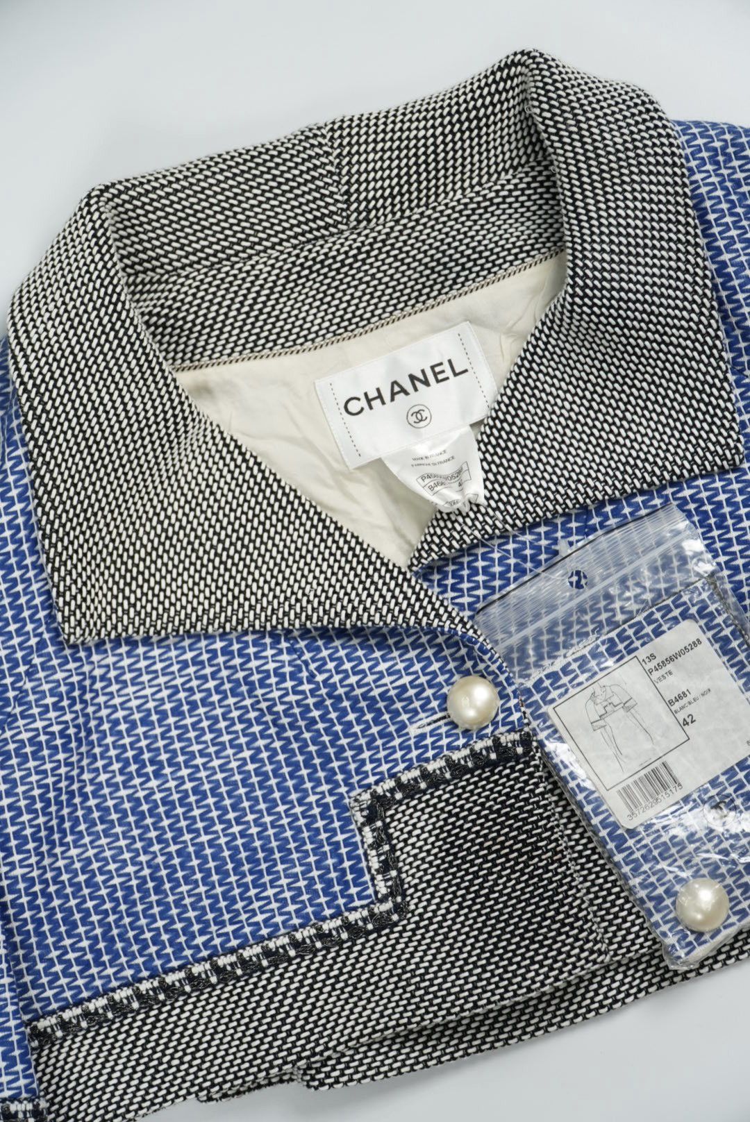 Chanel Chanel Crop Tweed Jacket Size M / US 6-8 / IT 42-44 - 3 Thumbnail