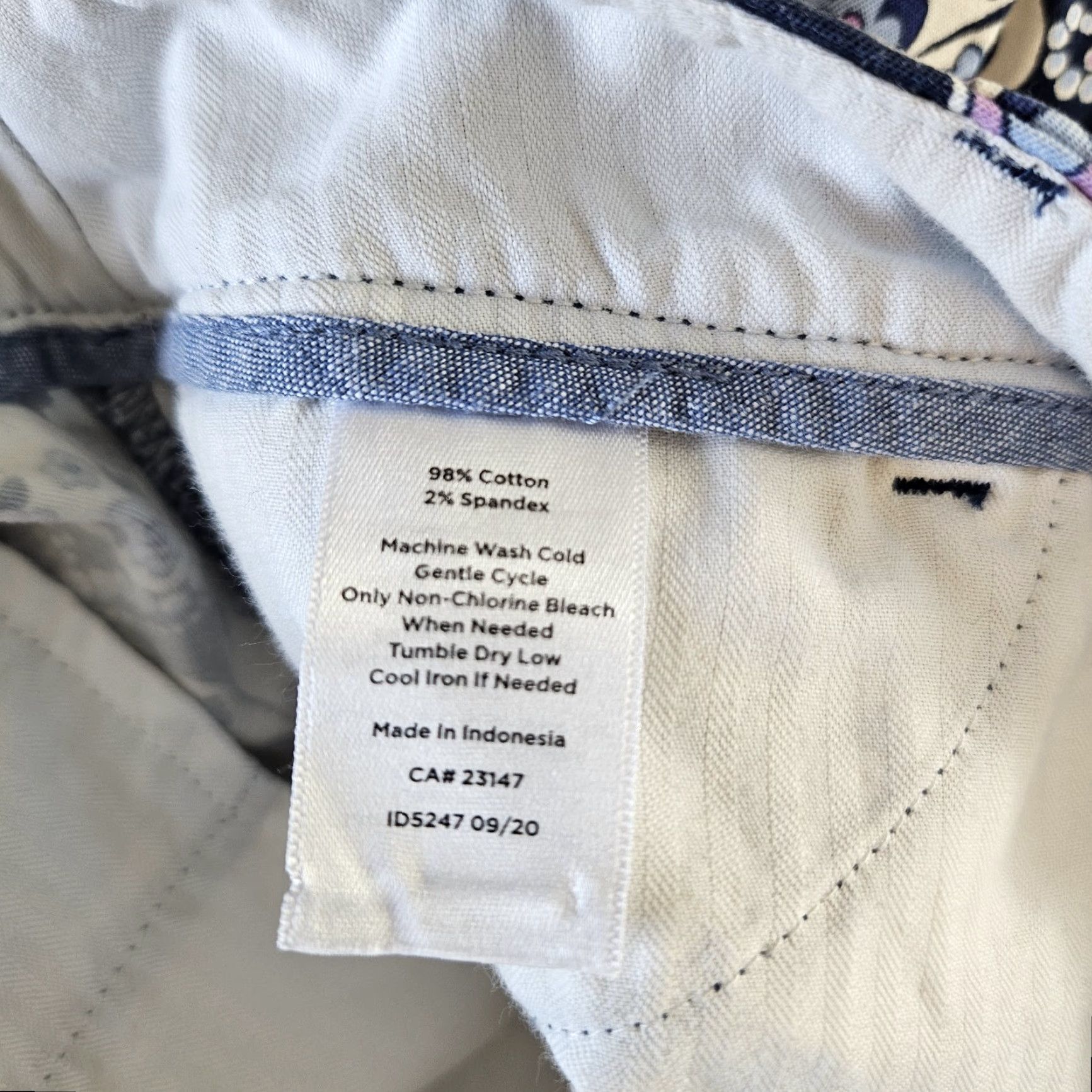 Talbots Talbots Womens Perfect Crop Pant Sz 2P Blue Floral Mid Rise Cropped Pants Womens 2P Blue Floral 22 Inseam 8.5 Rise Size 26" / US 2 / IT 38 - 7 Thumbnail
