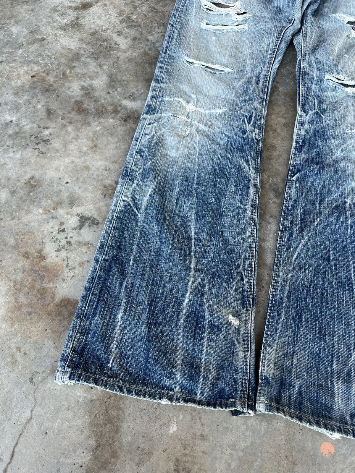 Japanese Brand 💥FLARE💥VINTAGE 90’S STYLE BLUE WAY DISTRESS JEANS VERY RARE Size US 31 - 3 Thumbnail