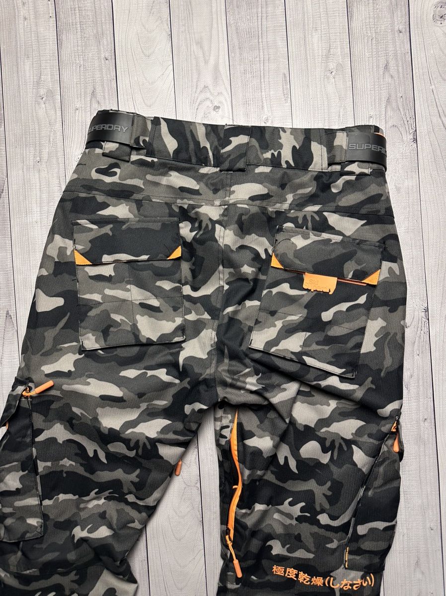 Superdry Superdry ski pants size M Camo logo rare Size US 32 / EU 48 - 10 Thumbnail