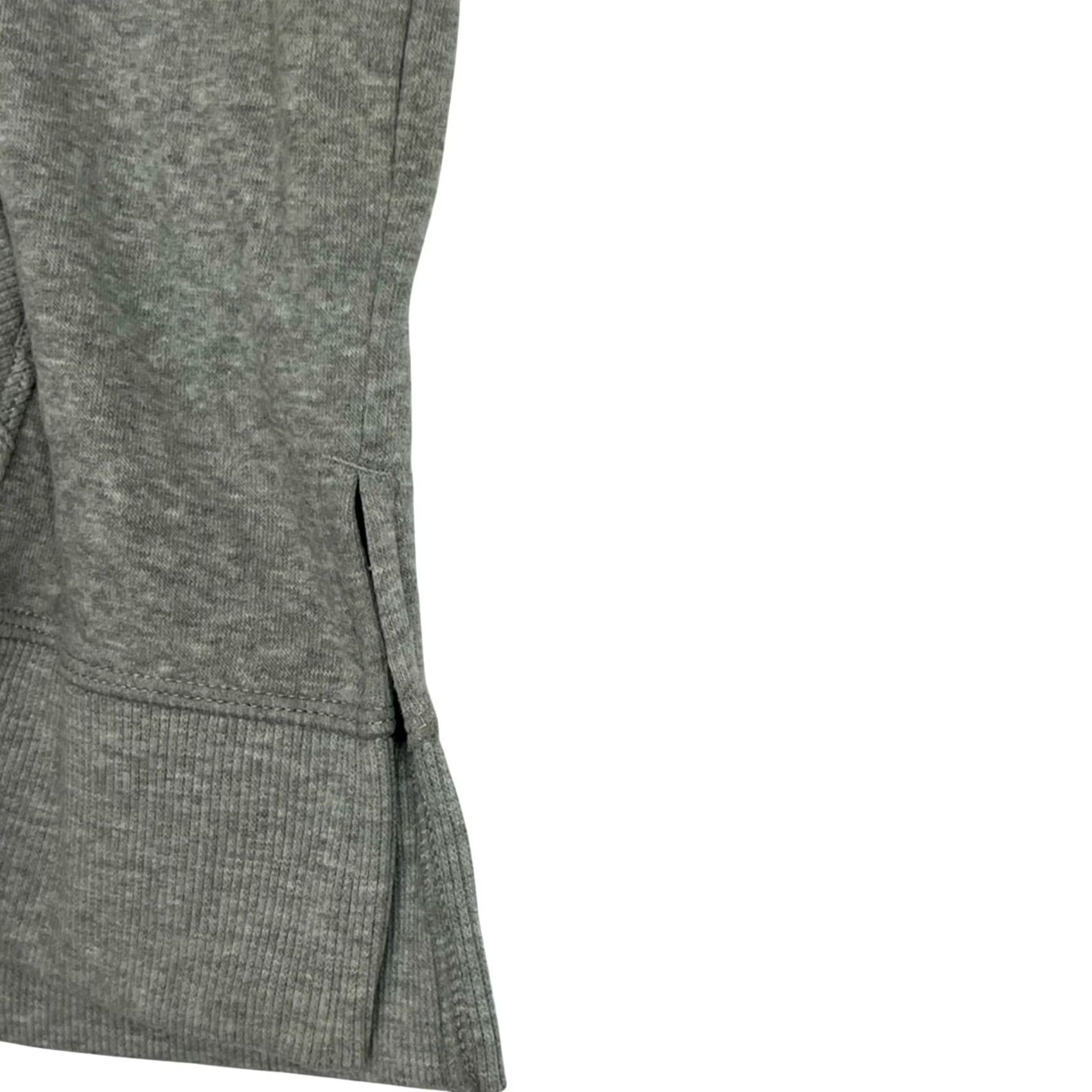 Reebok VINTAGE? Reebok Ladies Grey Heather Graphic Hoodie Size LARGE WITH TAGS Women Hoodie L Gray Graphic Size L / US 10 / IT 46 - 5 Thumbnail