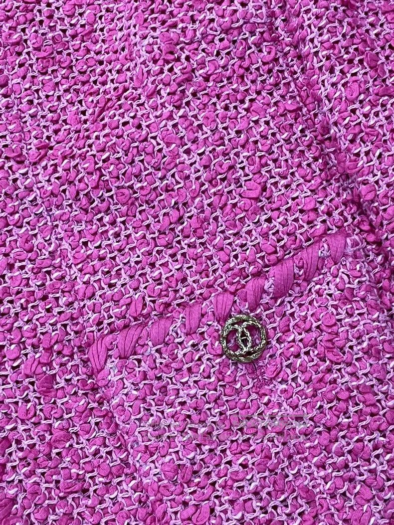 Chanel Chanel 21 early spring pink V-neck double C-button woven j Size XS / US 0-2 / IT 36-38 - 2 Thumbnail