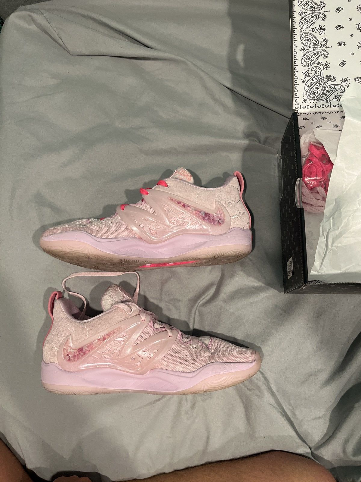Nike KD 15 Aunt Pearl Size US 13 / EU 46 - 2 Thumbnail