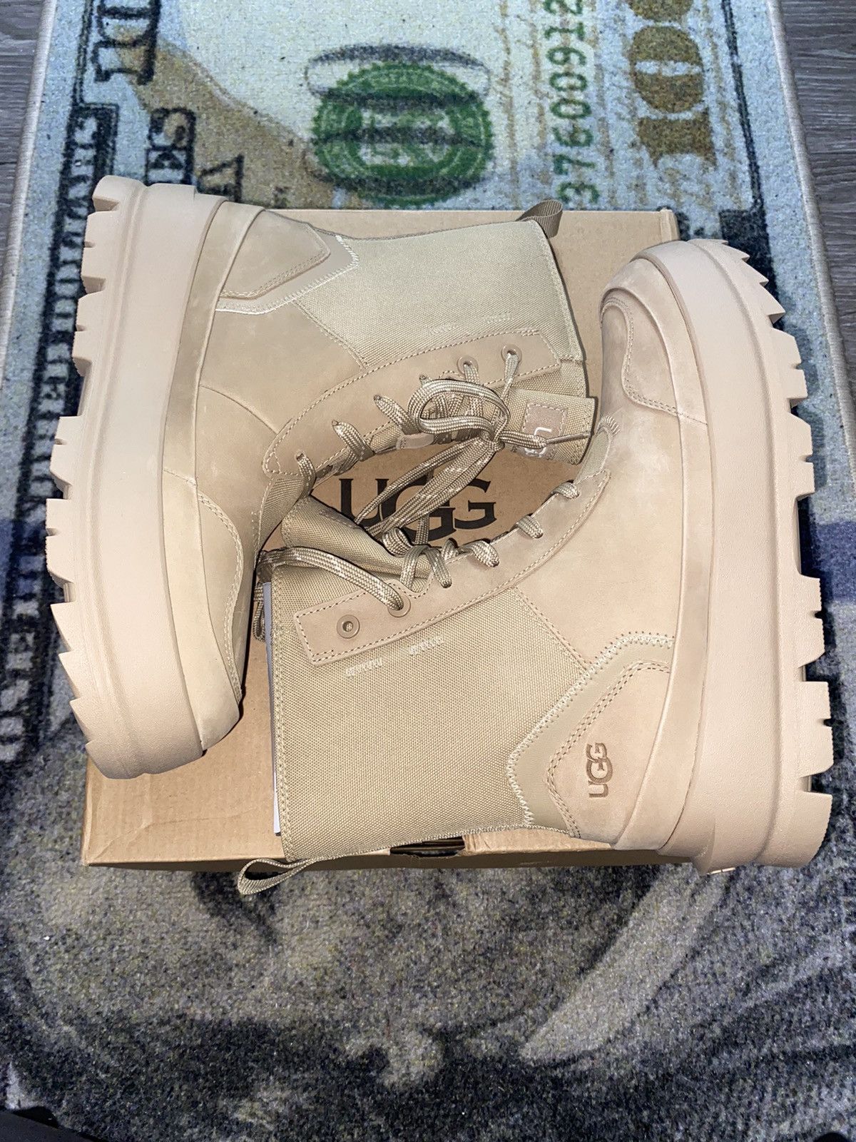 Ugg UGG The Lug Boot Sand Size US 6 / IT 36 - 2 Thumbnail