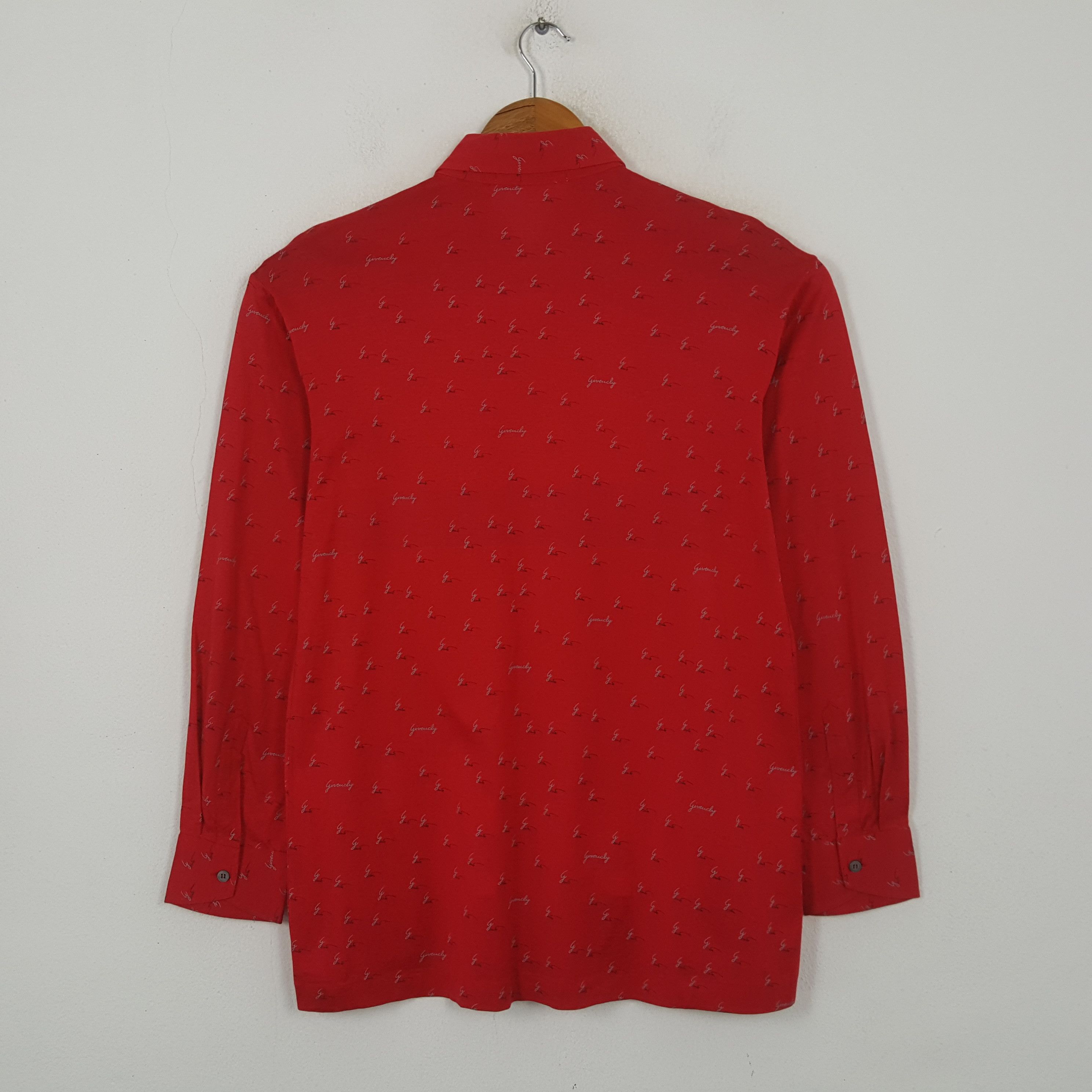 Givenchy Vintage Givenchy Italian Fashion Brand Shirt RR11 Size US L / EU 52-54 / 3 - 3 Thumbnail