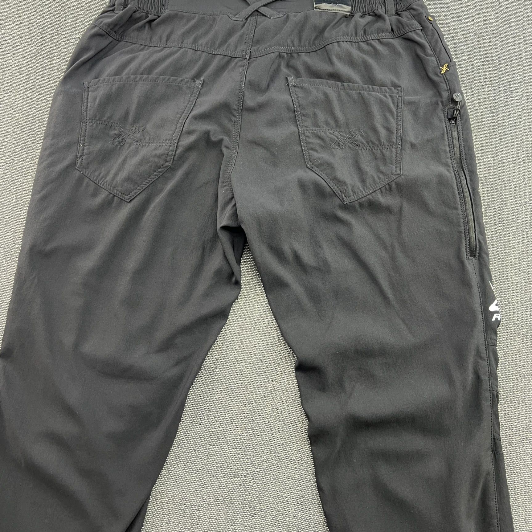 Vintage Revolution Race Adrenaline Outdoor Pants Mens XL Black Track Pants Stretch Hiking Jeans Trekking Trousers Size US 36 / EU 52 - 7 Thumbnail