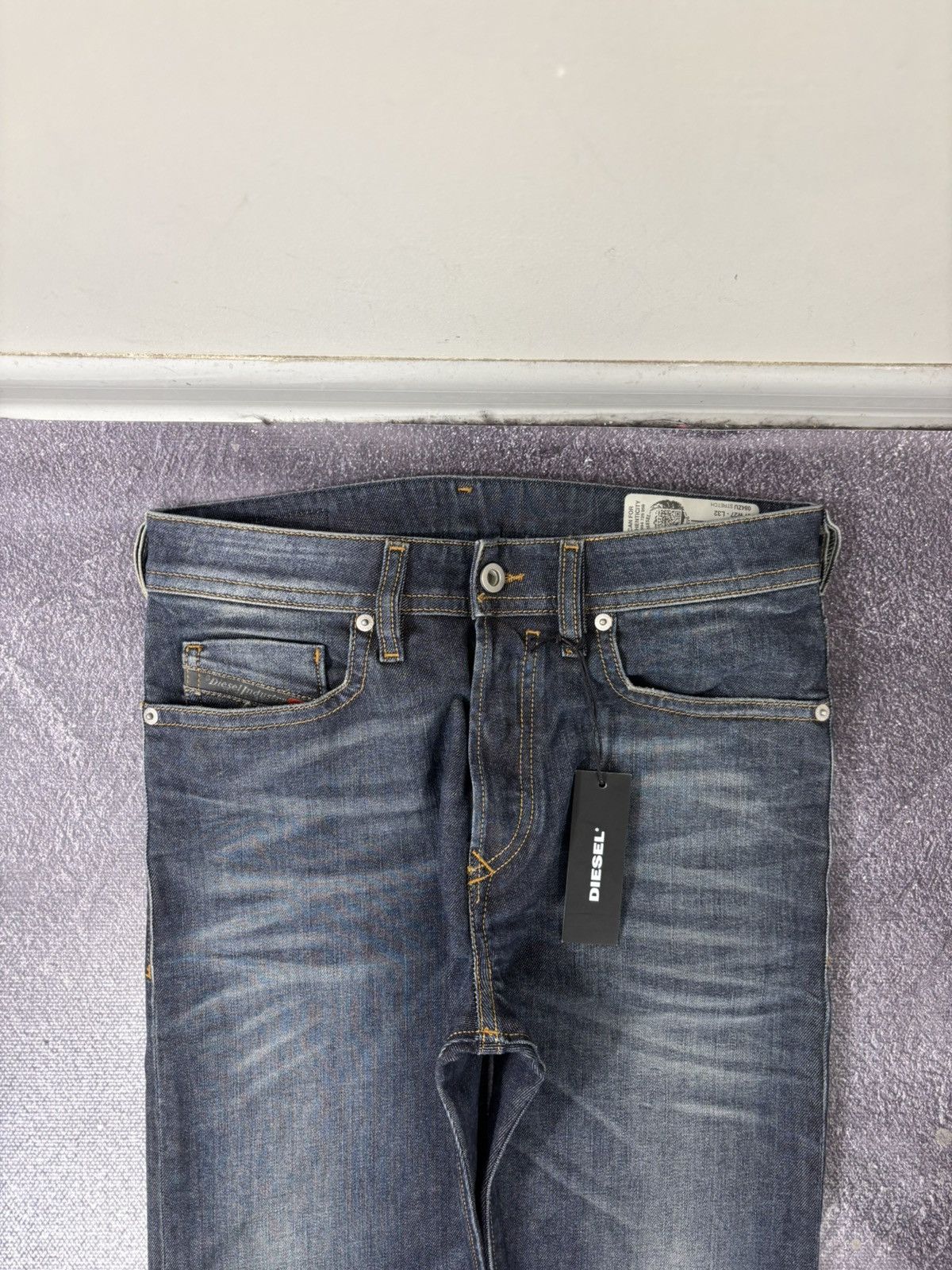 Diesel Diesel Buster NWT Men’s Regular Slim Tapered Denim Jeans Size US 27 - 5 Thumbnail