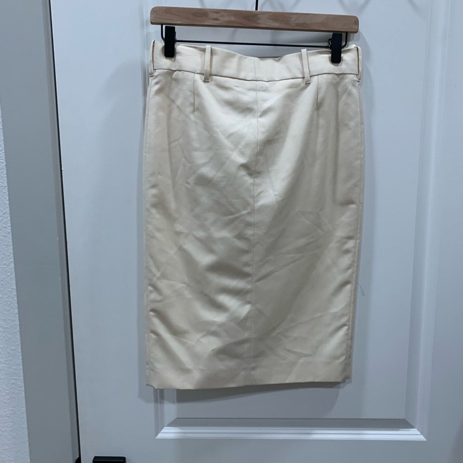 Gucci Vintage Gucci Tom Ford Beige Tan Knee Length Skirt NWT 38 2 Size 26" / US 2 / IT 38 - 5 Thumbnail