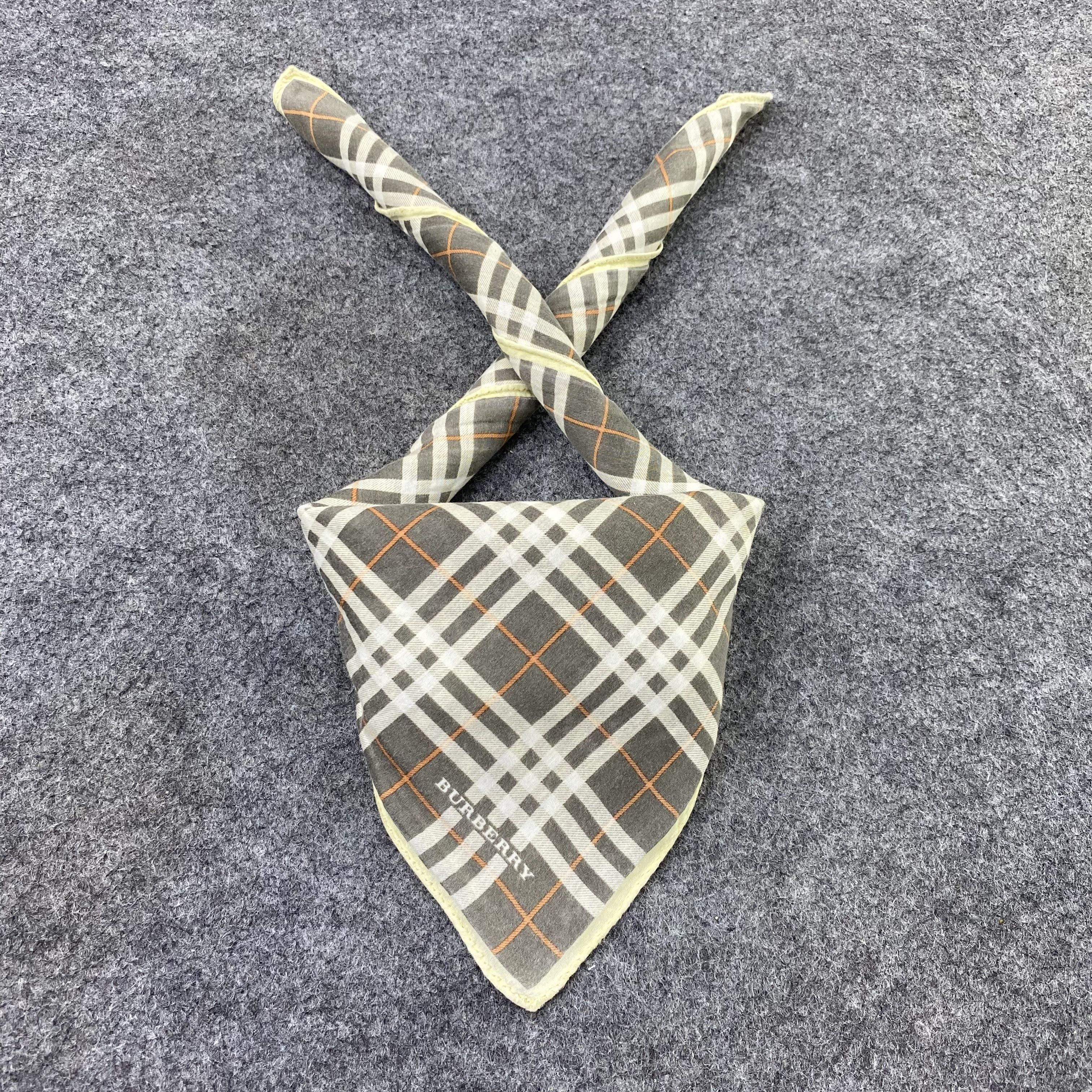 Burberry Burberry Handkerchief Neckerchief Bandana-B1559 Size ONE SIZE - 2 Thumbnail
