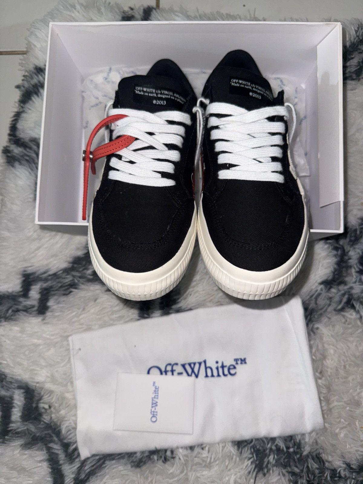 Off-White Off-White Low Vulcanized Canvas Sneaker (Men) Size US 9 / EU 42 - 5 Thumbnail