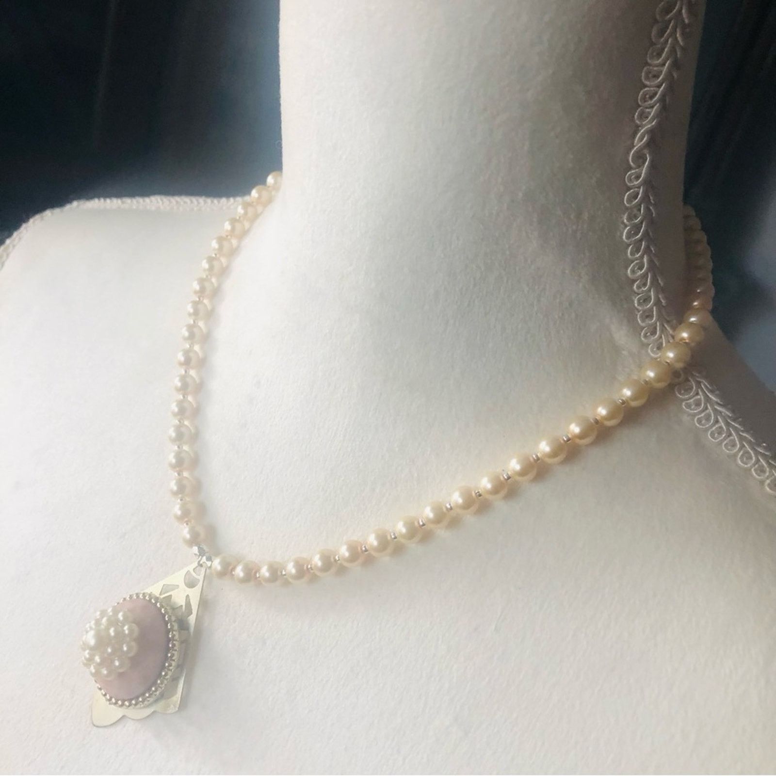 Handmade Handcrafted repurpose snow queen pearl dome Pearl necklace Size ONE SIZE - 4 Thumbnail