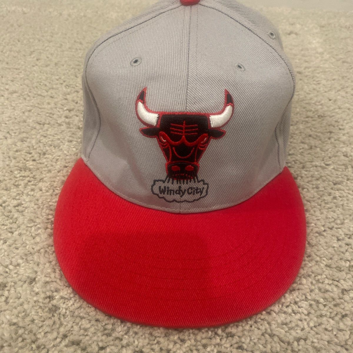 NBA Vintage windy city chicago bulls snap back hat Size ONE SIZE - 1 Thumbnail