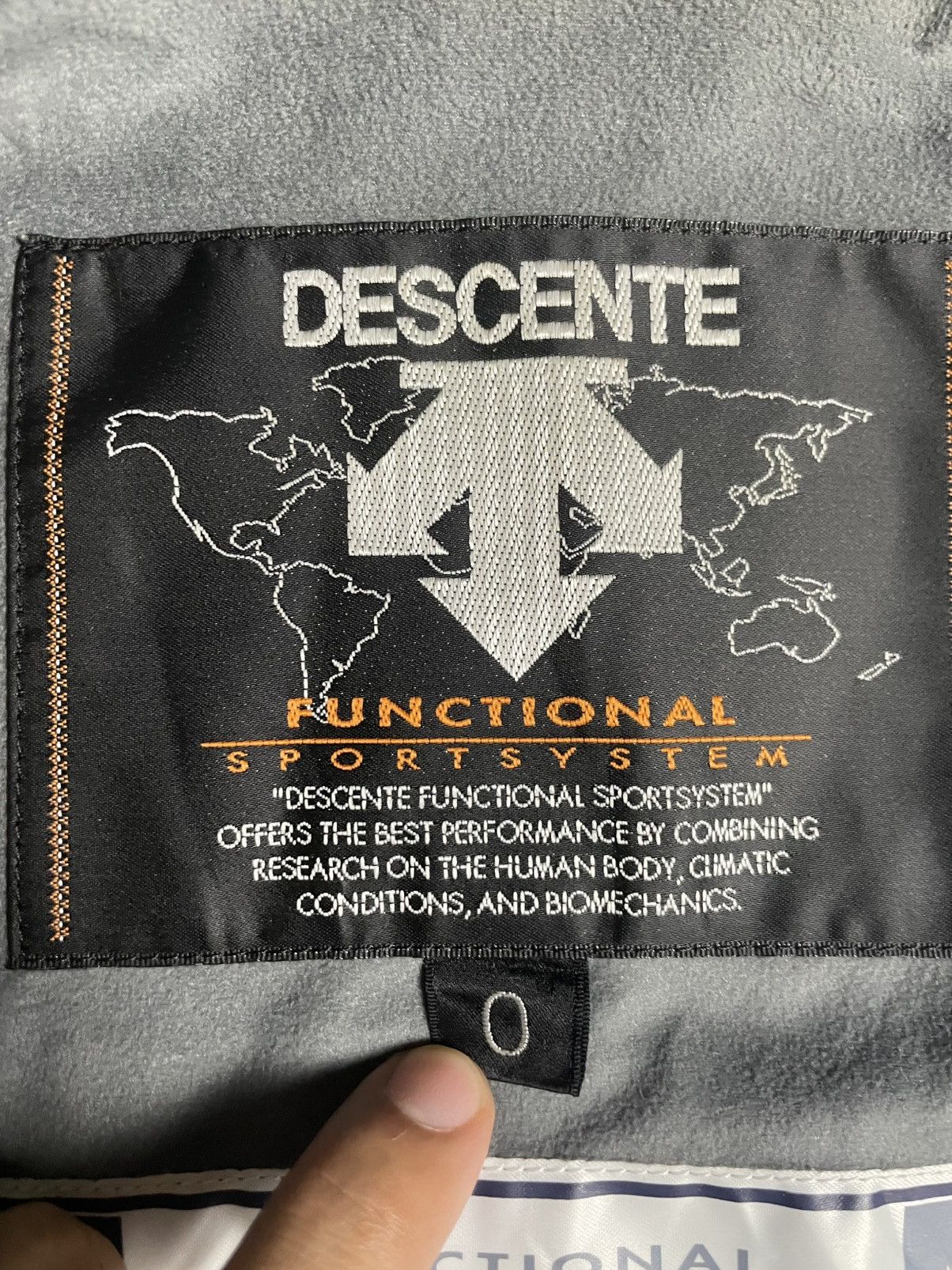 Descente × Vintage Descente Men’s Windbreaker (25) Size US L / EU 52-54 / 3 - 13 Thumbnail