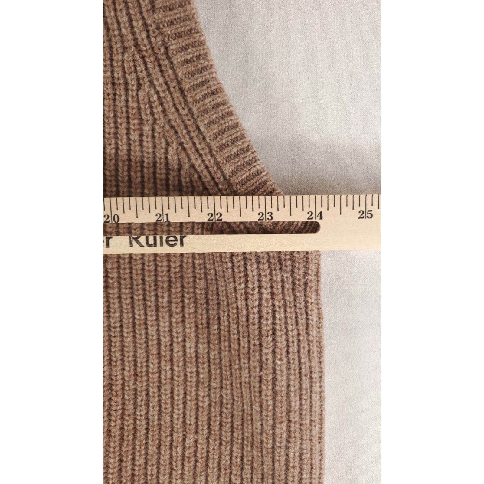 Vintage LL Bean 100% Merino Wool Full Zip Sweater Vest Brown Mens XL Vest Brown Mens XL Merino Wool Full Zip LL Bean Size US XL / EU 56 / 4 - 4 Thumbnail