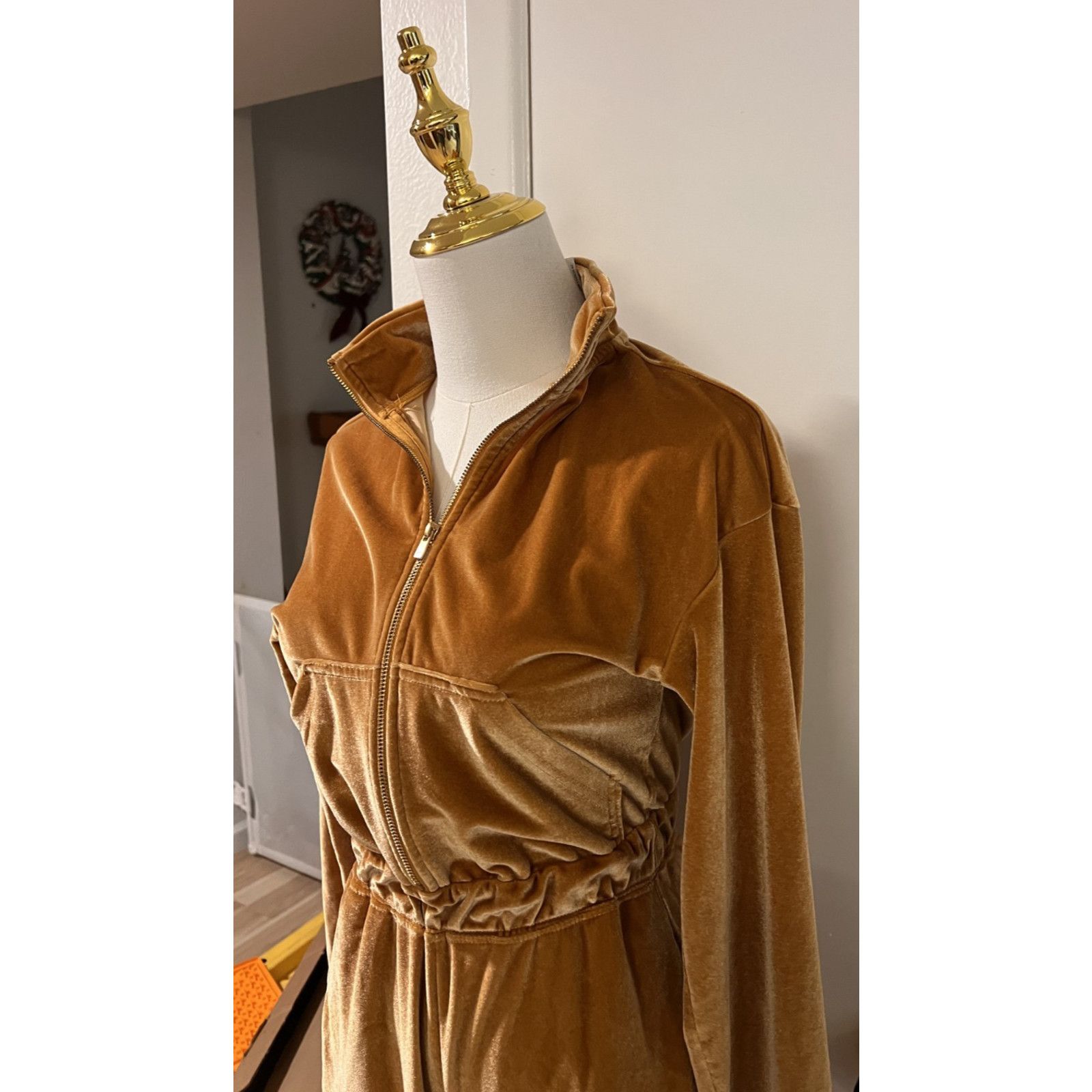 Fabletics Fabletics Women's Rust Orange Velour Jumpsuit Sz XXS Size 24" / US 00 / IT 34 - 2 Thumbnail
