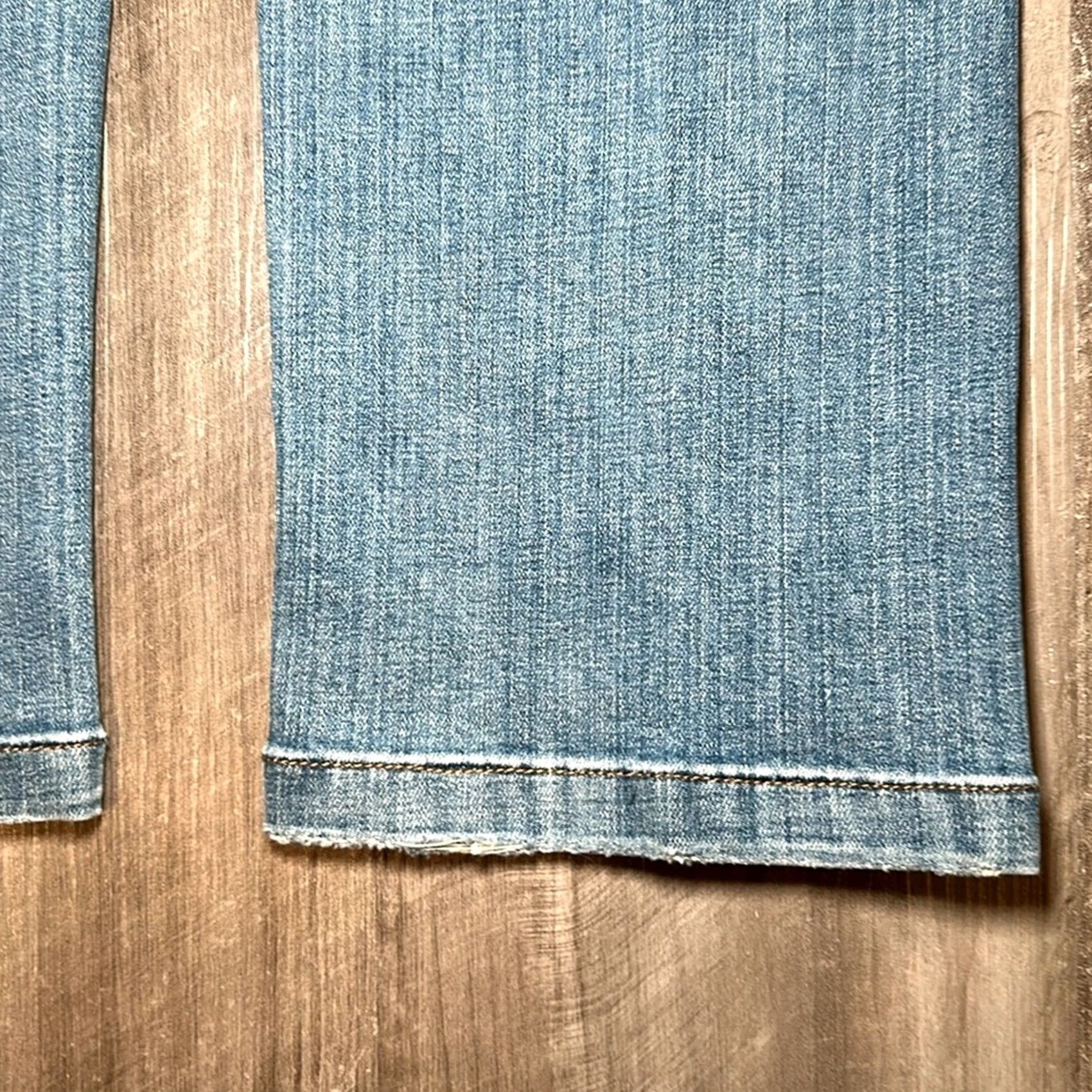 Escada ESCADA Jeans - 38 Women Sequined Blue Cotton Elastane Straight Regular 31 Inseam 27.5" 37.5" Rise 10" Leg Opening 7.5" Thigh 13" MS10568 Mens? Size 30" / US 8 / IT 44 - 3 Thumbnail