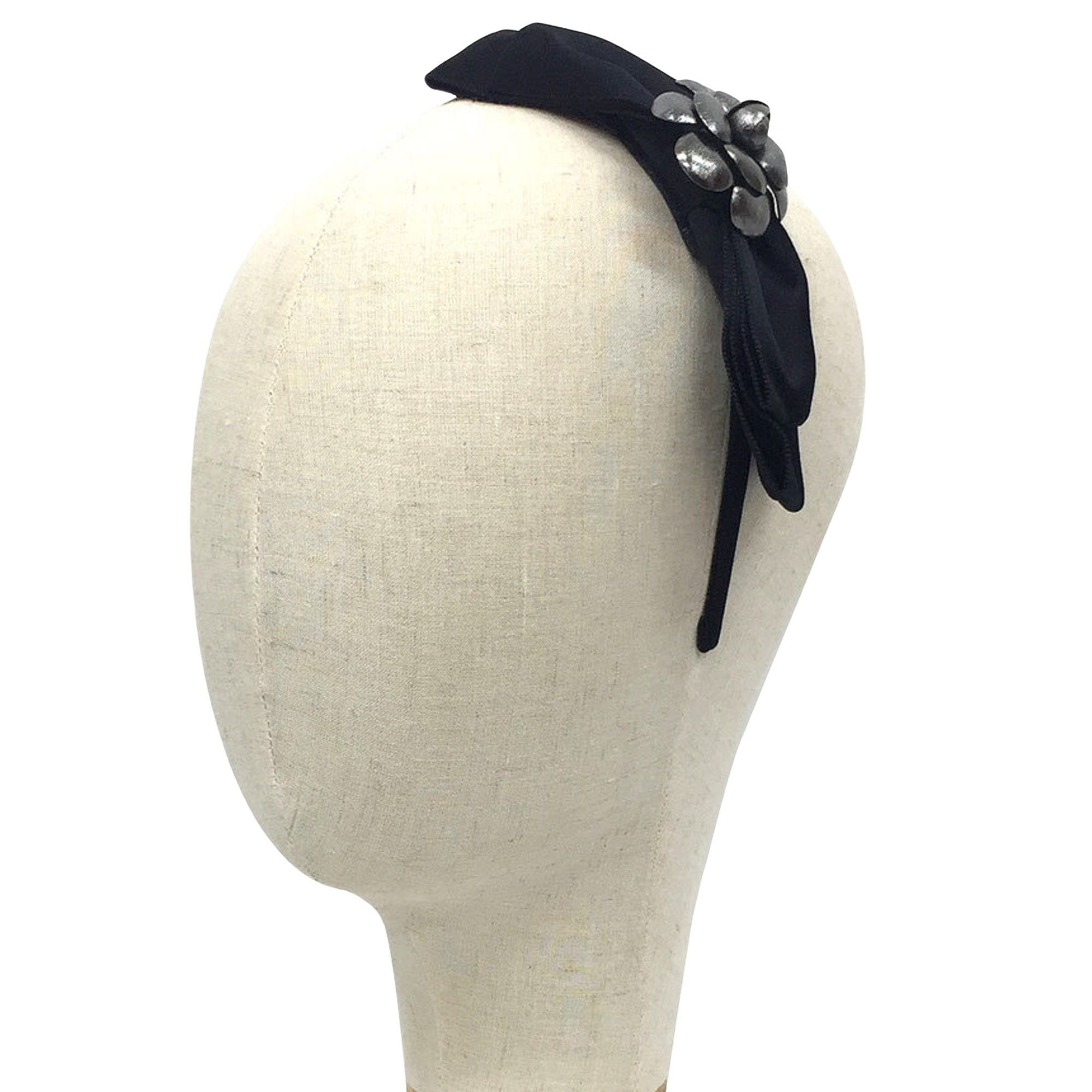 image of Chanel Camellia Hair in Black, Women's