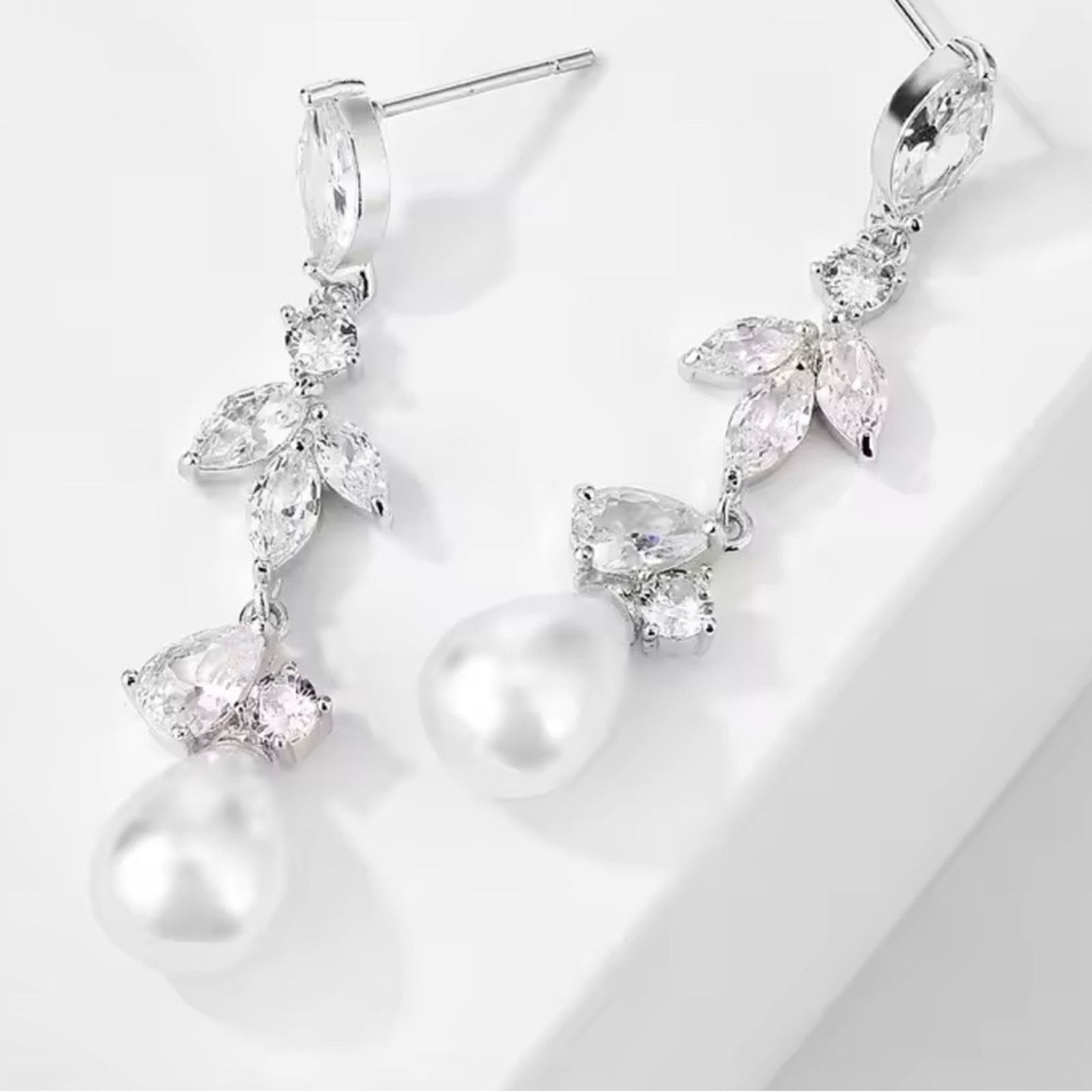 Other Cubic Zirconia Water Droplets Pearl Dangle Earrings Bride Size ONE SIZE - 3 Thumbnail