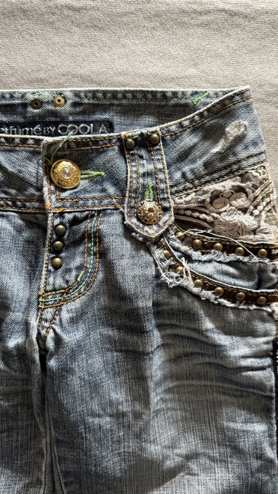 Japanese Brand Perfume by COOLA Distress Flare Denim Jeans Lace Patchwk Y2K Size 27" / US 4 / IT 40 - 9 Thumbnail
