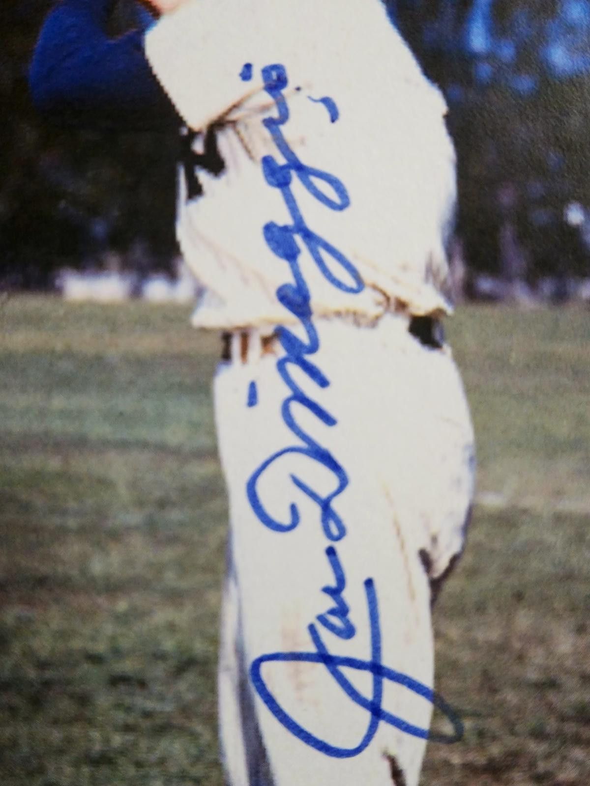 Unknown London Joe DiMaggio 3x5 Small Photo signed autographed COA Size ONE SIZE - 2 Thumbnail