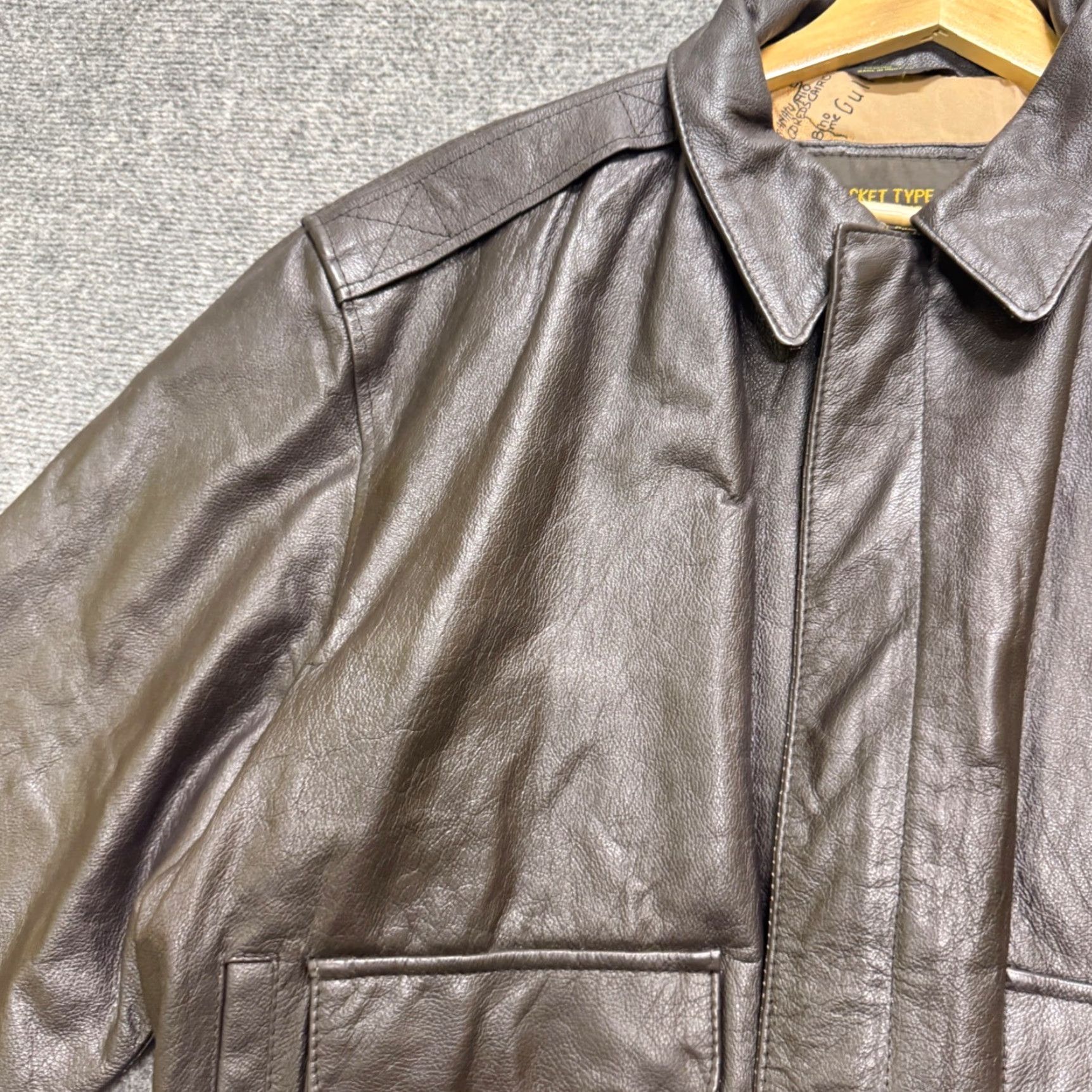 Avirex VINTAGE Avirex A-2 Jacket Mens XL Brown Leather Flight Bomber Air USA 90s print Size US XL / EU 56 / 4 - 6 Thumbnail