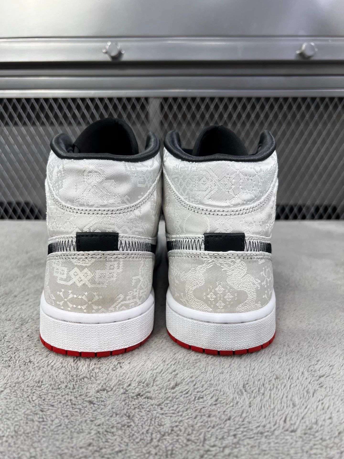 Nike CLOT x Air Jordan 1 Mid Fearless White Silk Size US 9.5 / EU 42-43 - 6 Thumbnail