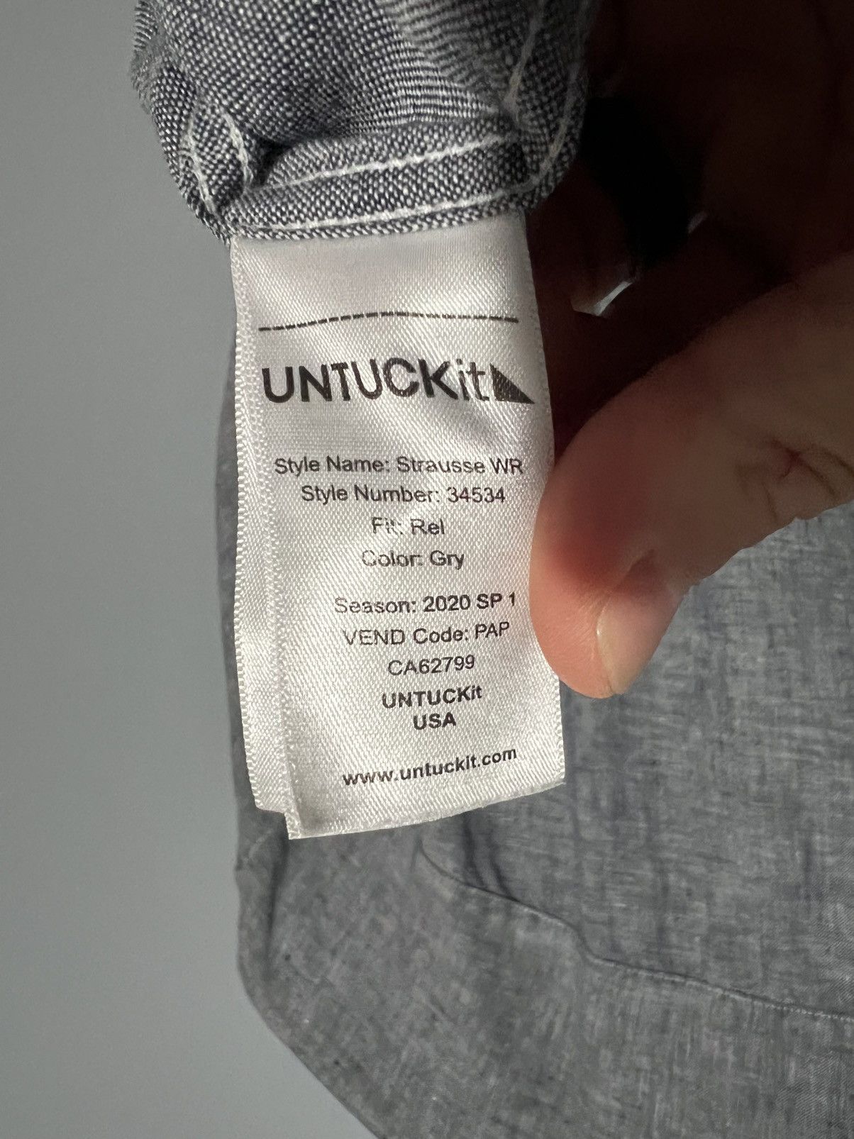 UNTUCKit UNTUCKit Shirt Men’s L Charcoal Grey Strausse WR 100% Linen Size US L / EU 52-54 / 3 - 8 Thumbnail