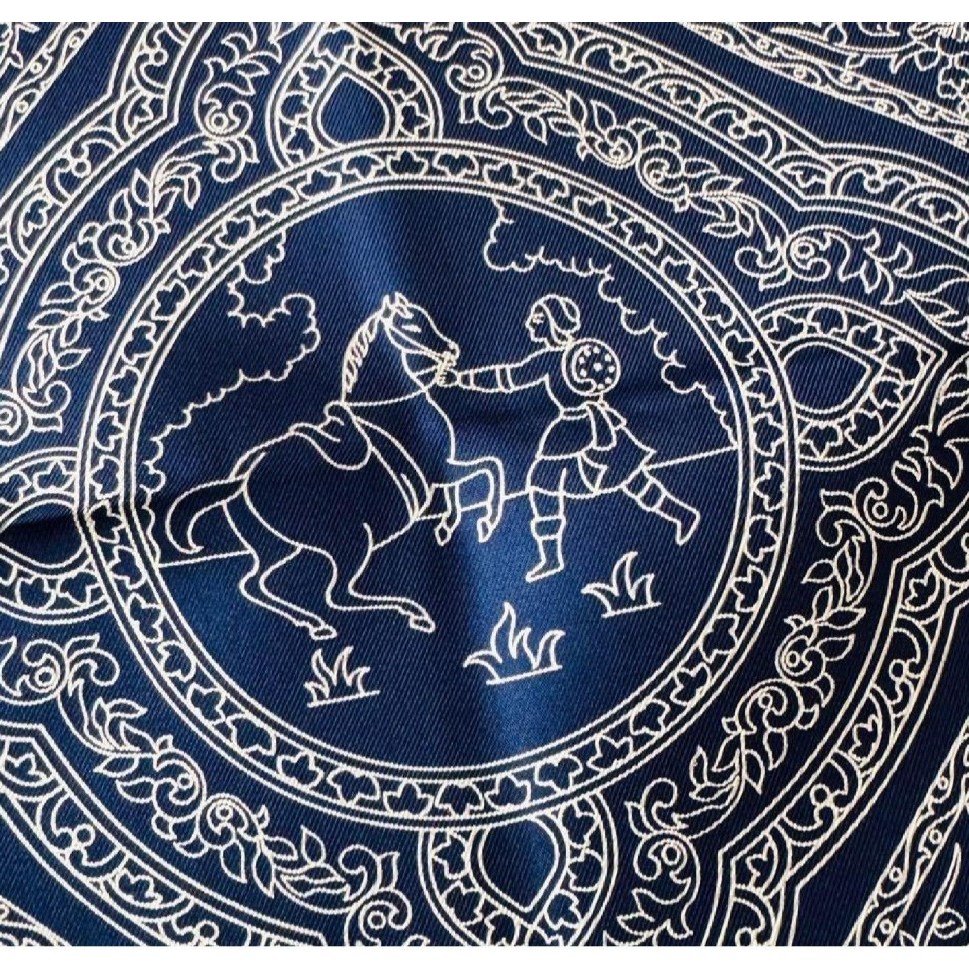 Hermes NWOT Hermes blue white qalamdan details pattern scarf 87 cm Size ONE SIZE - 4 Thumbnail