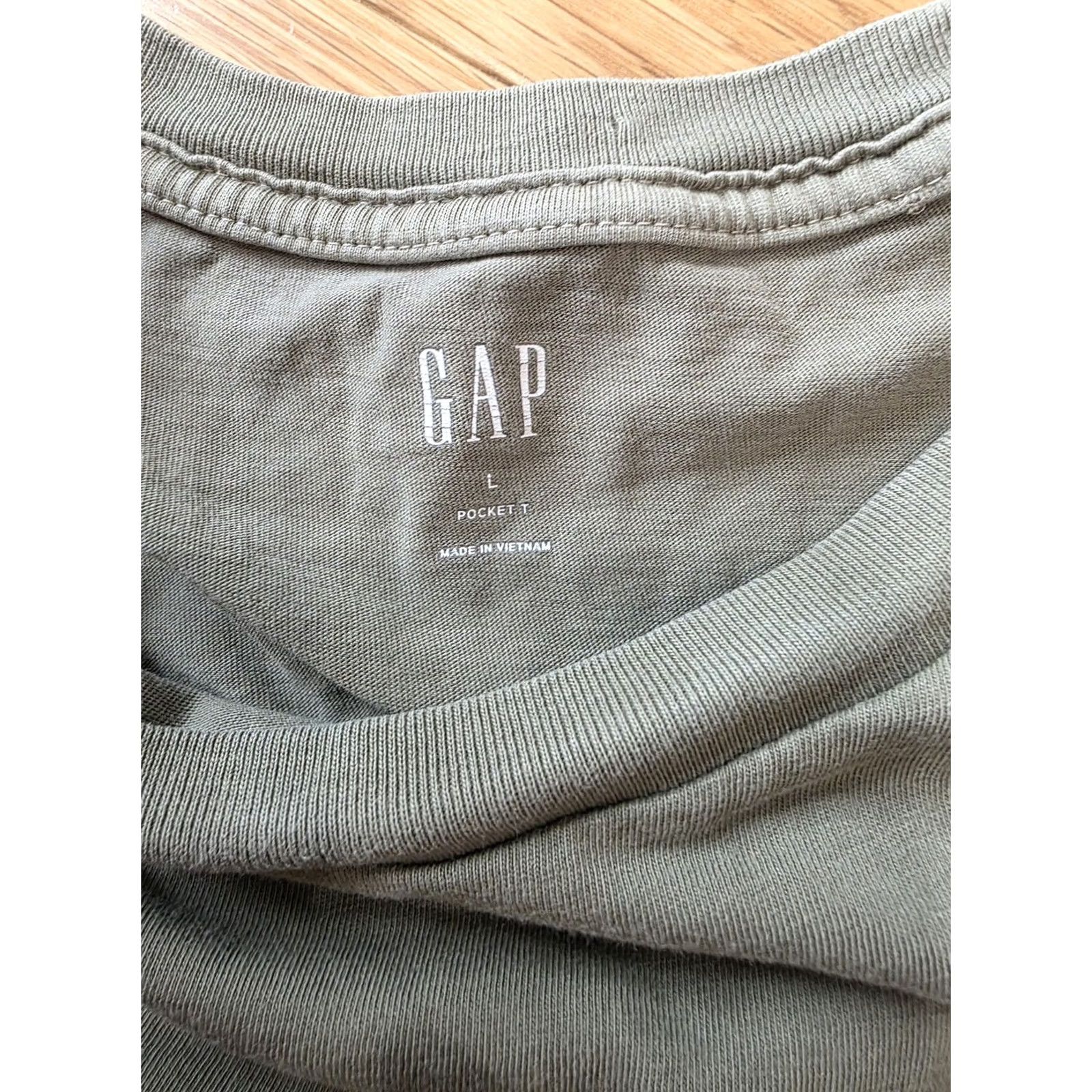 Gap Gap Pocket T-Shirt Green Mens Large Crew Neck Short Sleeve Shirt Size US L / EU 52-54 / 3 - 5 Thumbnail