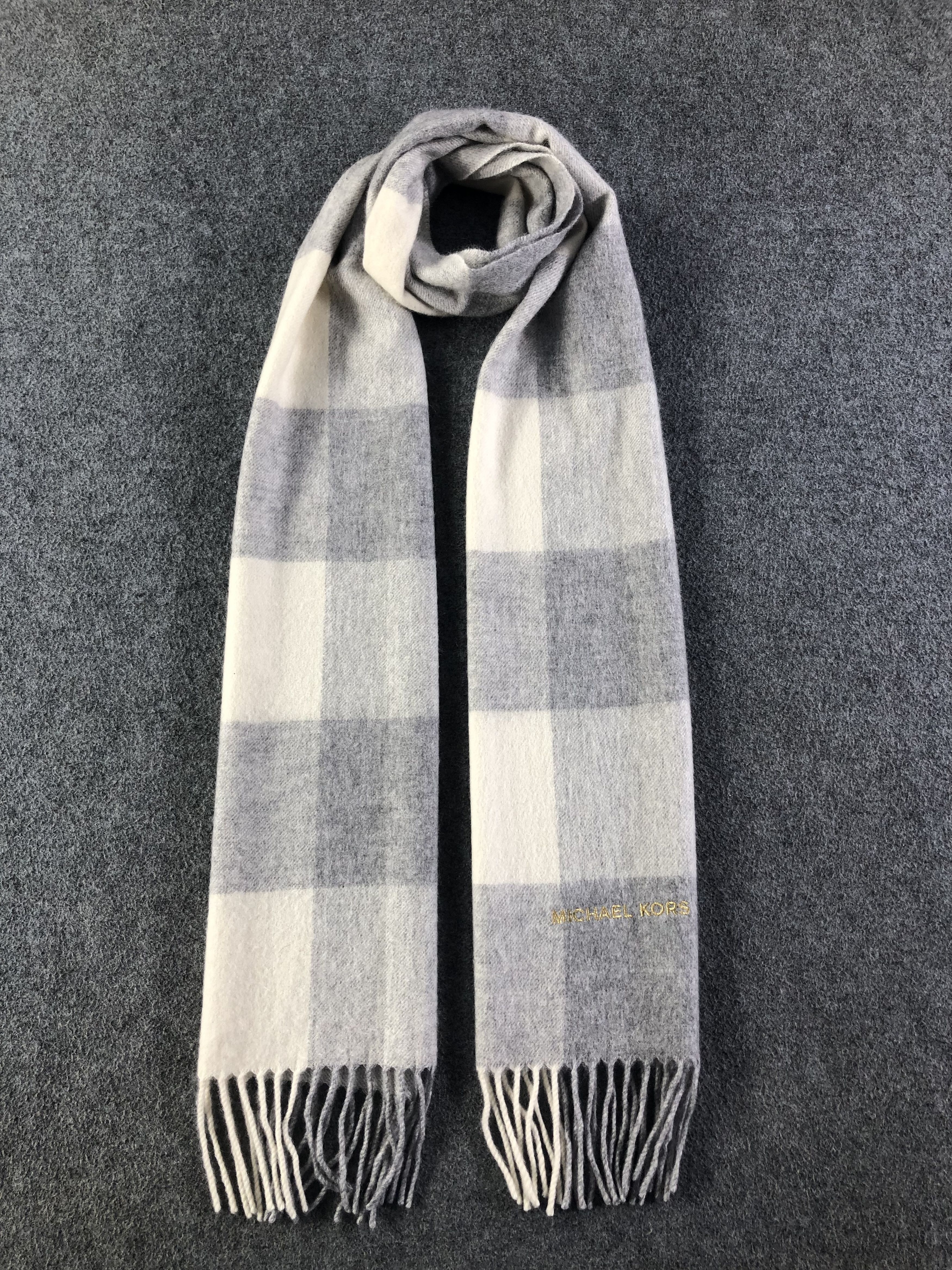 Michael Kors Michael Kors Scarf / Muffler / Neckwear Size ONE SIZE - 1 Thumbnail