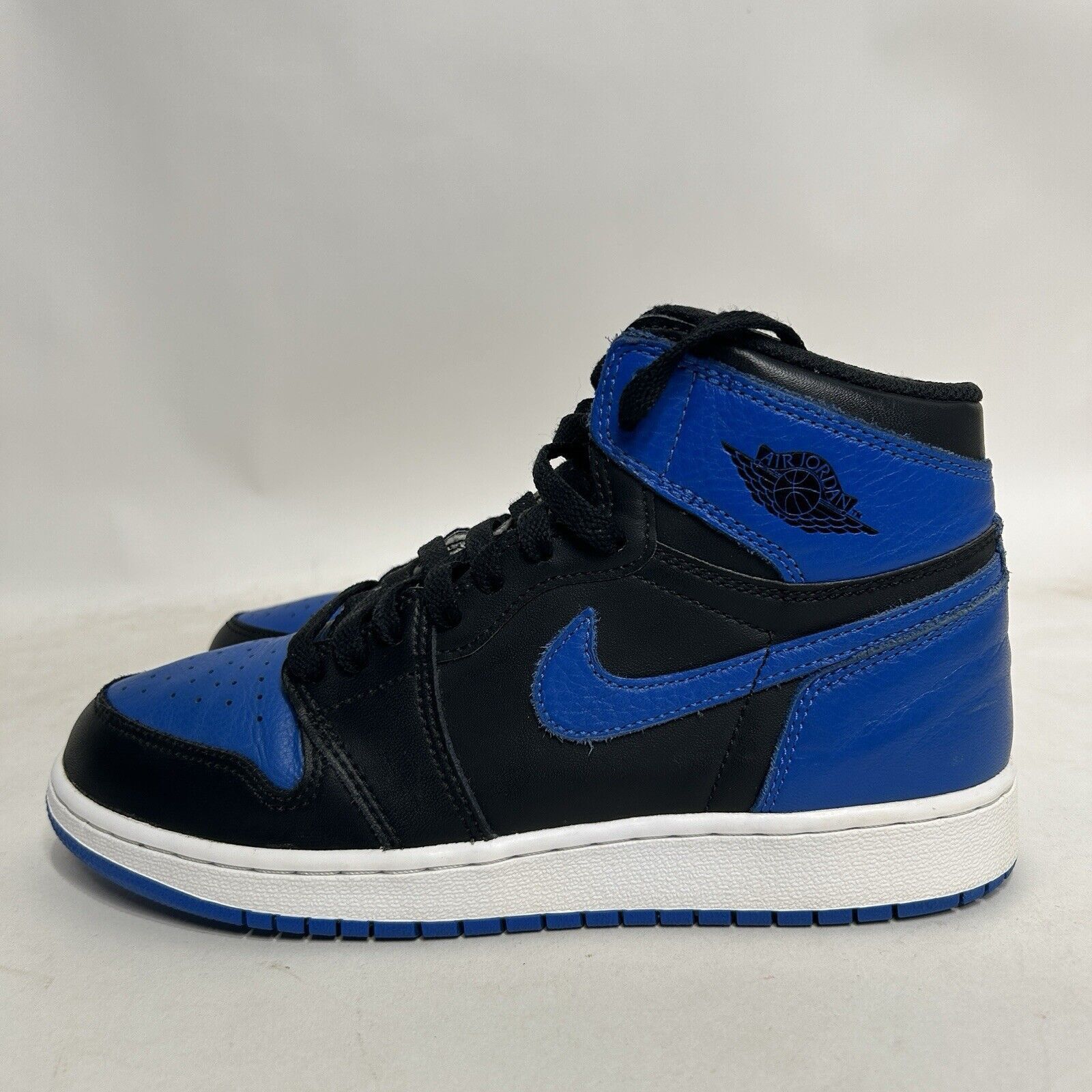 Nike Nike Shoes Air Jordan 1 Retro High OG BG “Royal” 2024 Size US 8 / IT 38 - 6 Thumbnail
