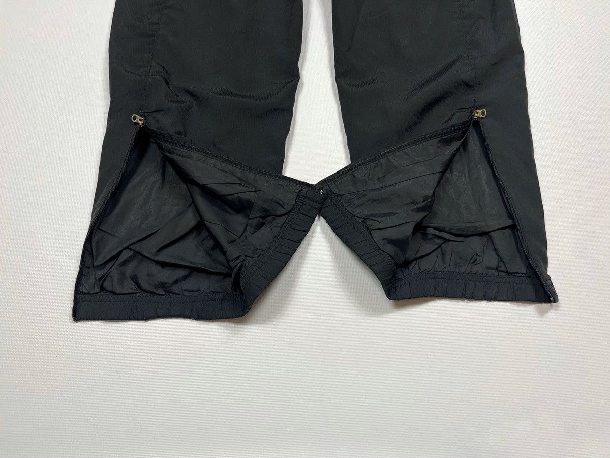 Nike Vintage 00s Nike Manchester United Nylon Track Pants Size S Size US 32 / EU 48 - 3 Thumbnail