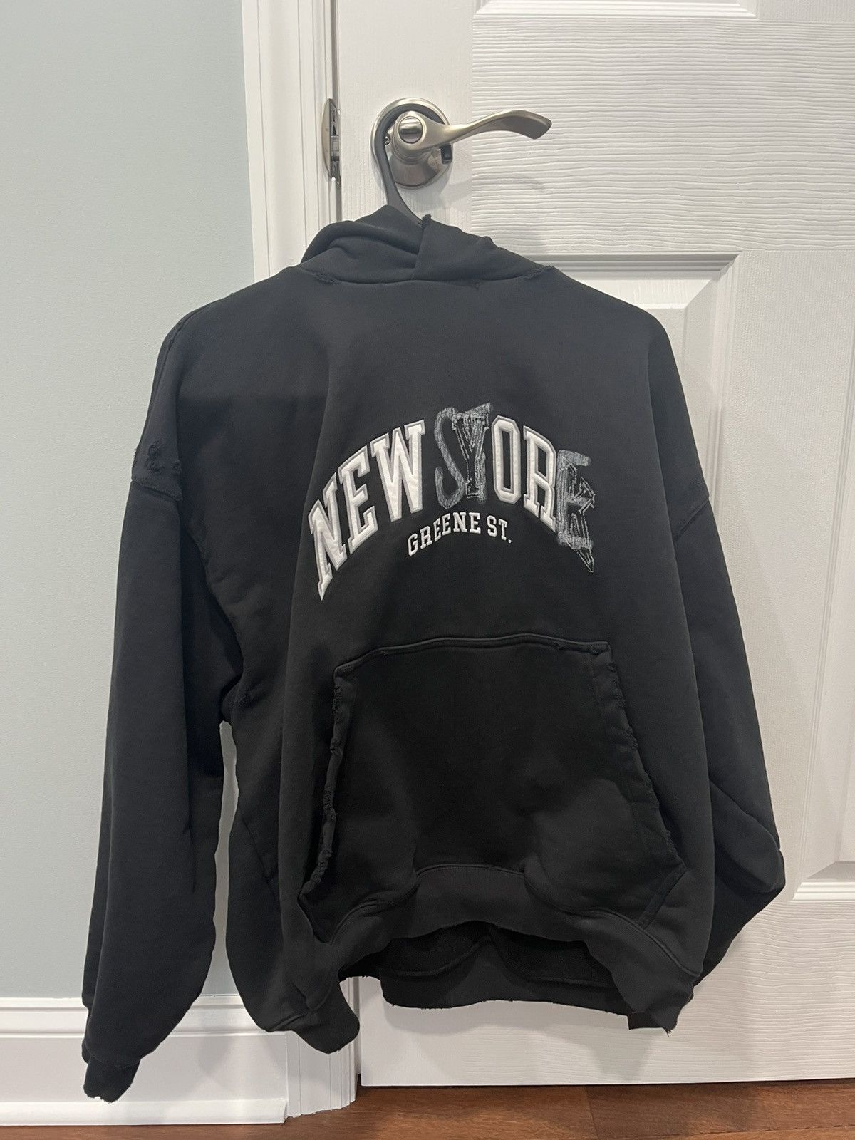 Balenciaga Balenciaga New Store Hoodie Size US M / EU 48-50 / 2 - 1 Thumbnail